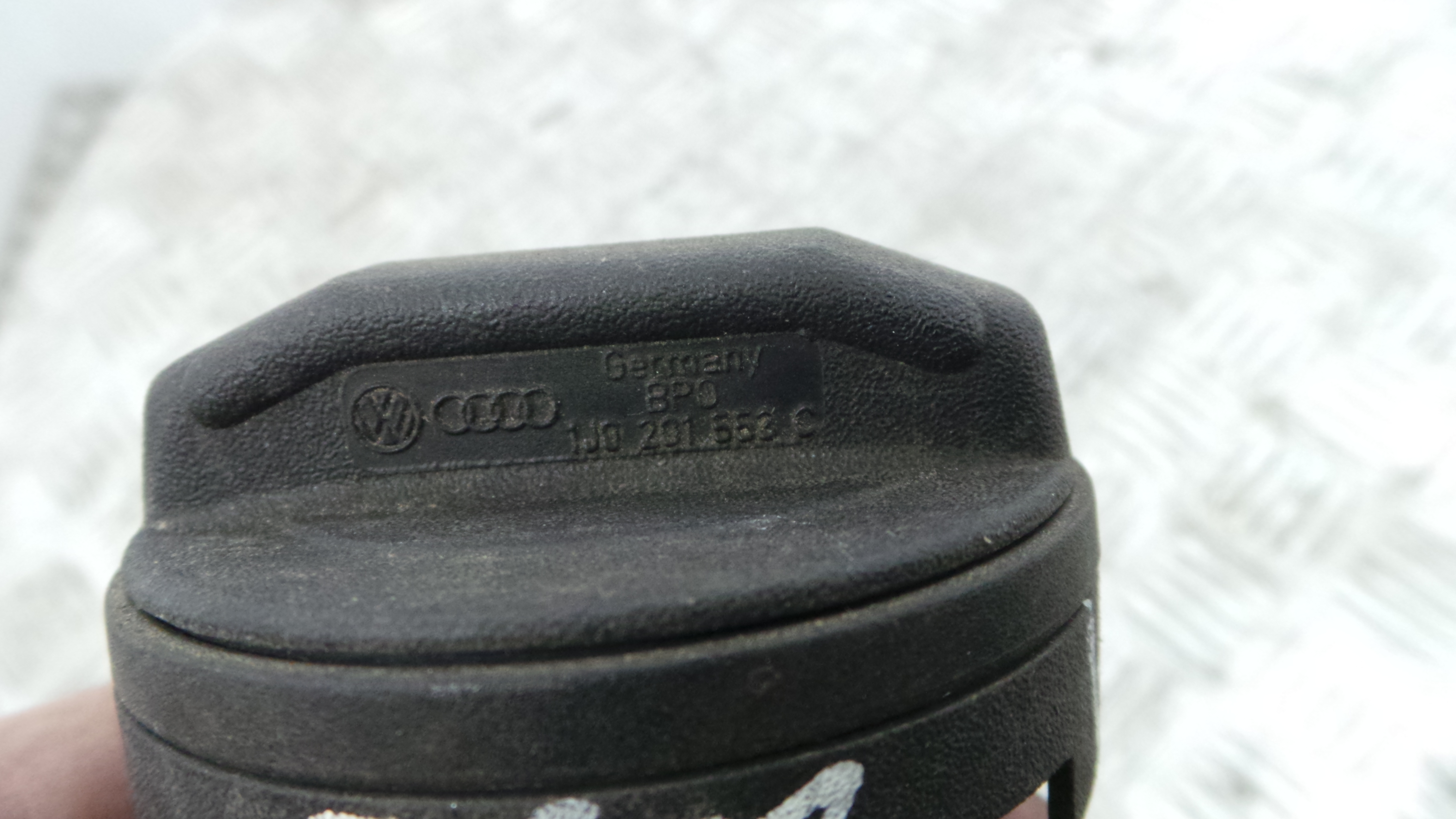 Tampão de Combustivel  1J0201553C - VW BORA I (1J2)-36441137