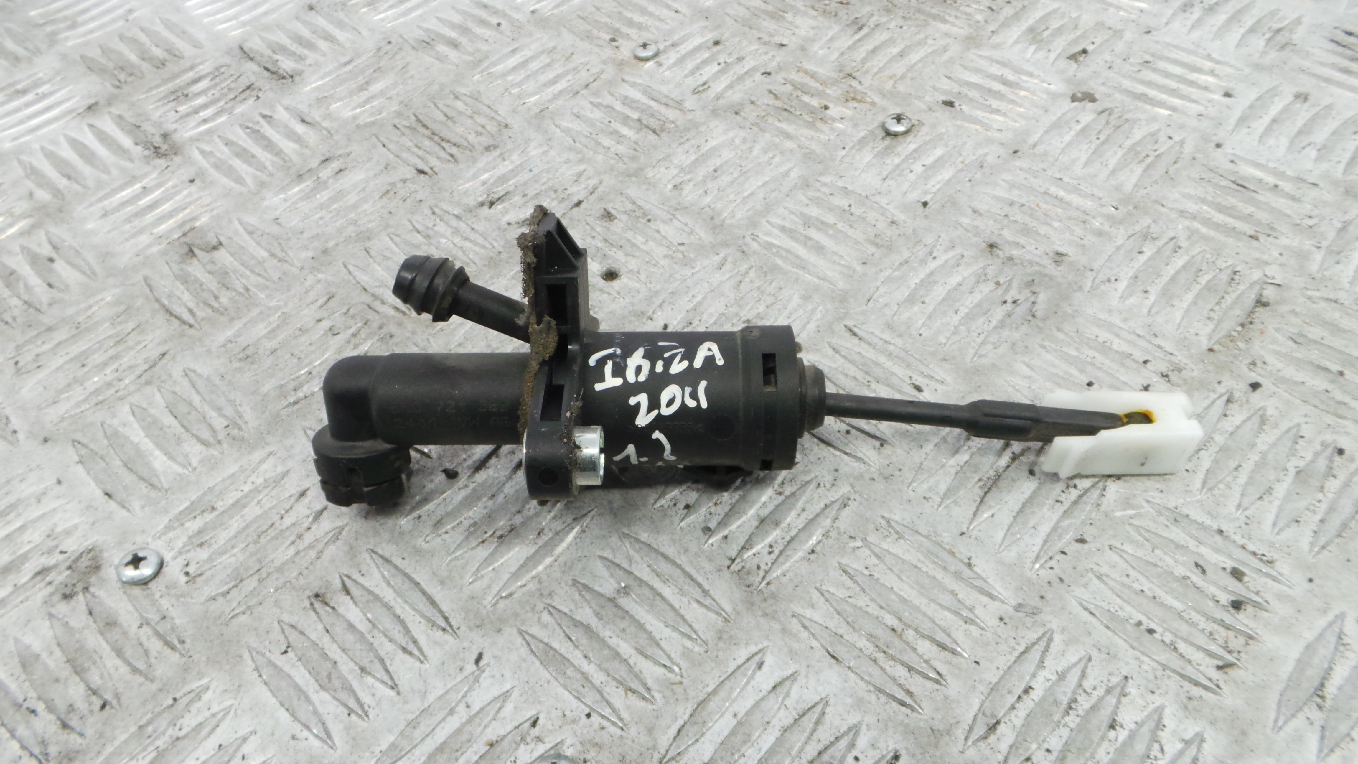 Cilindro Receptor De Embraiagem 6R0721388 - SEAT IBIZA IV (6J5, 6P1), IBIZA Mk IV (6J5, 6P1)-36441173