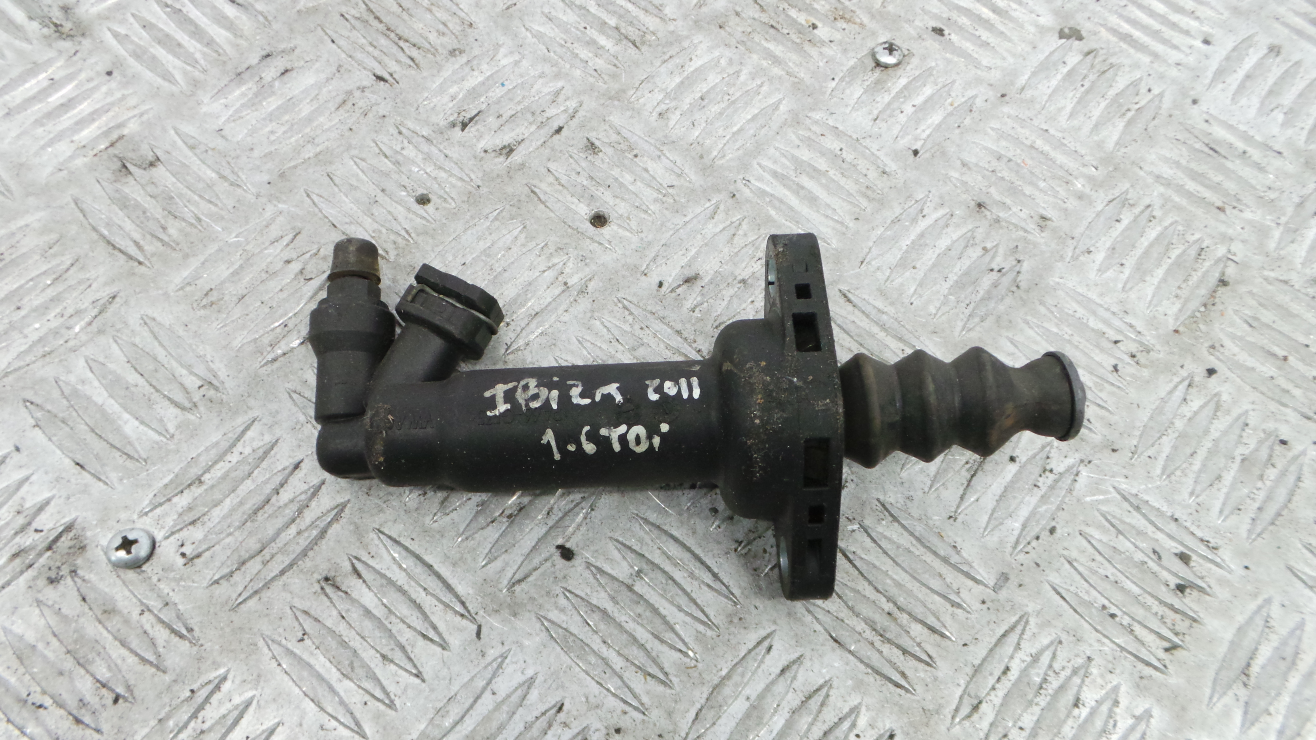 Cilindro Receptor De Embraiagem 6Q0721261E - SEAT IBIZA IV (6J5, 6P1), IBIZA Mk IV (6J5, 6P1)-36441179