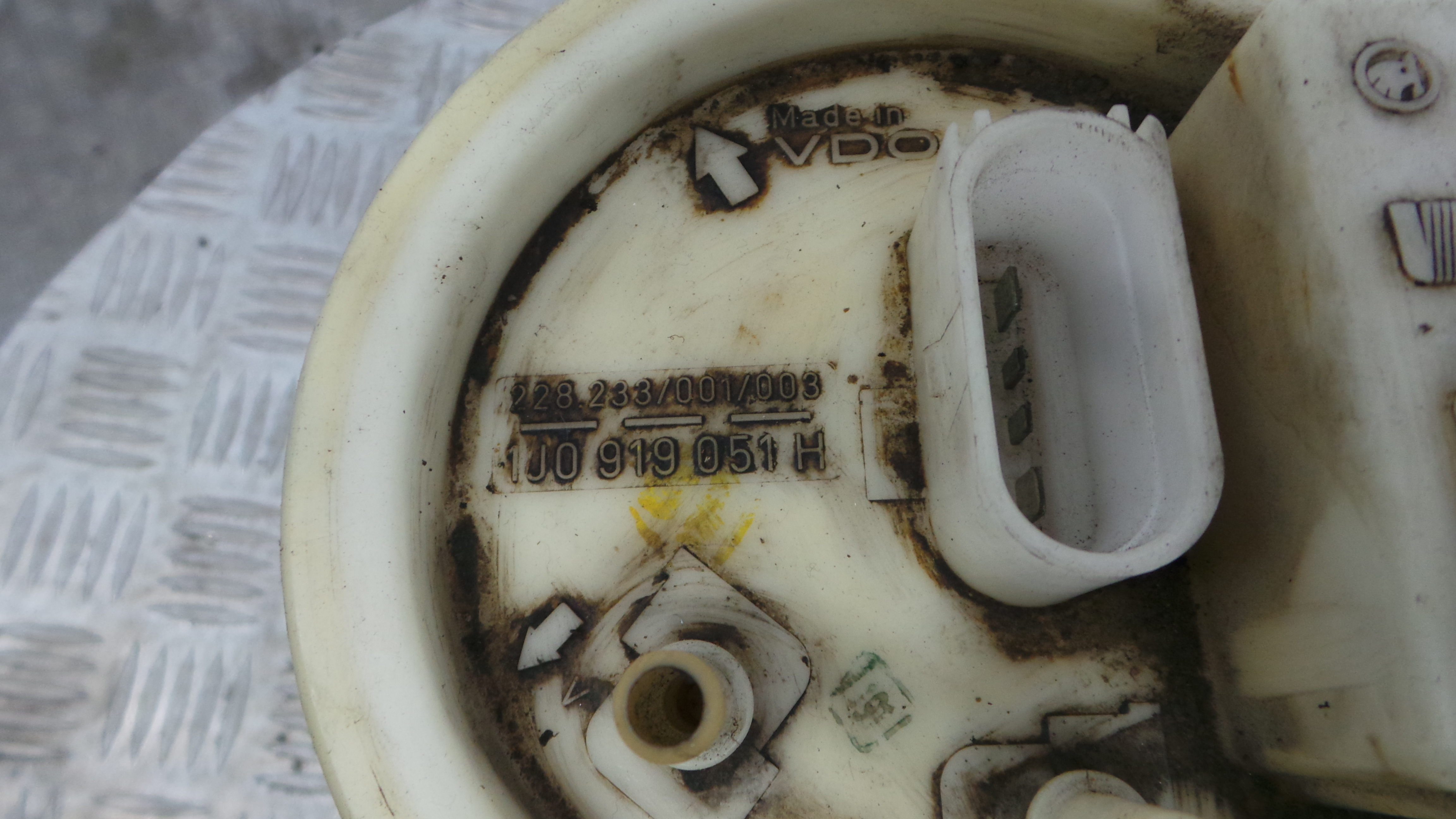 Boia do Combustível 1J0919051H - VW GOLF IV (1J1), GOLF Mk IV (1J1)-36441198