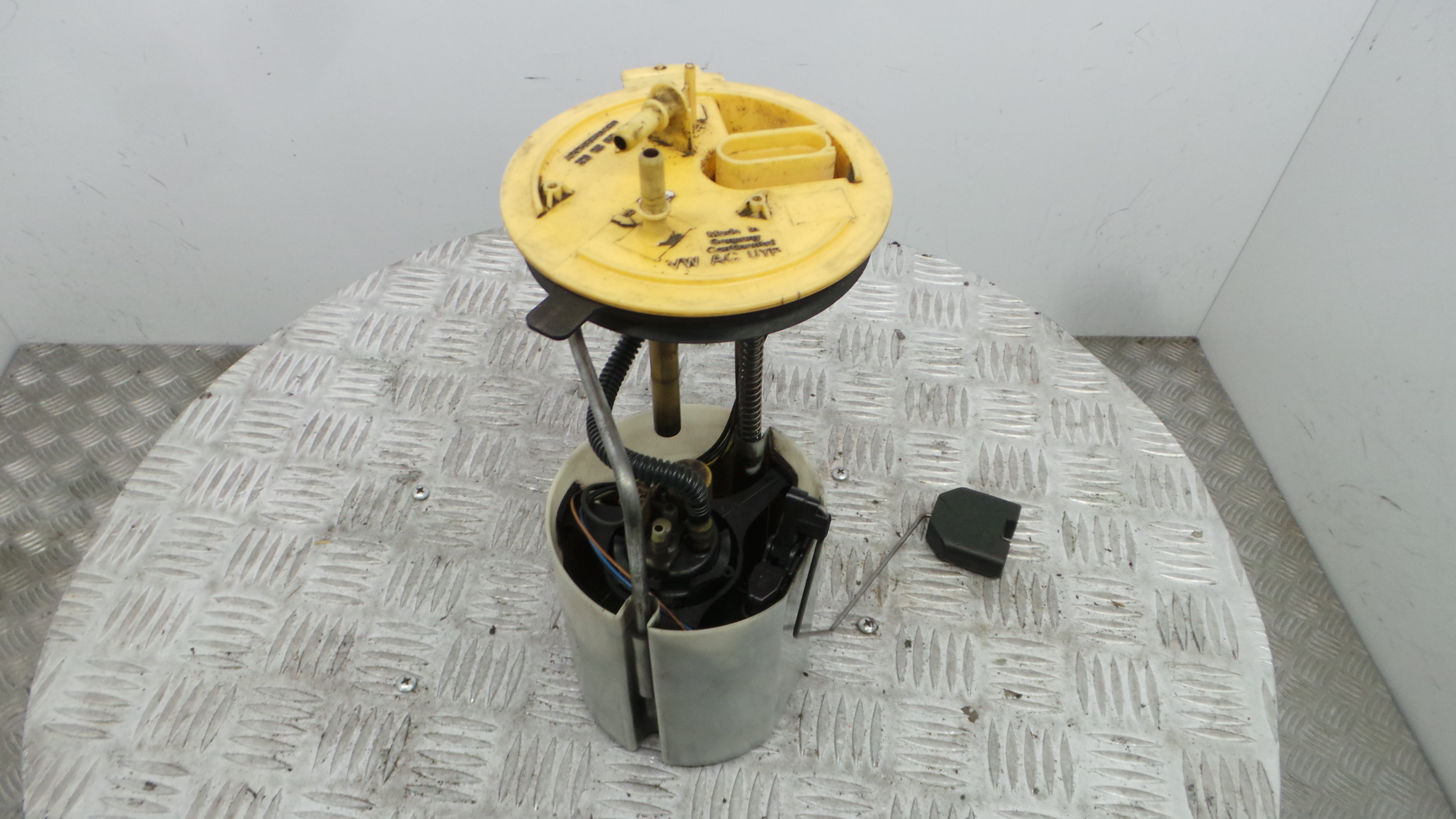 Boia do Combustível 3C0919050AA - VW PASSAT B7 (362)-36441207