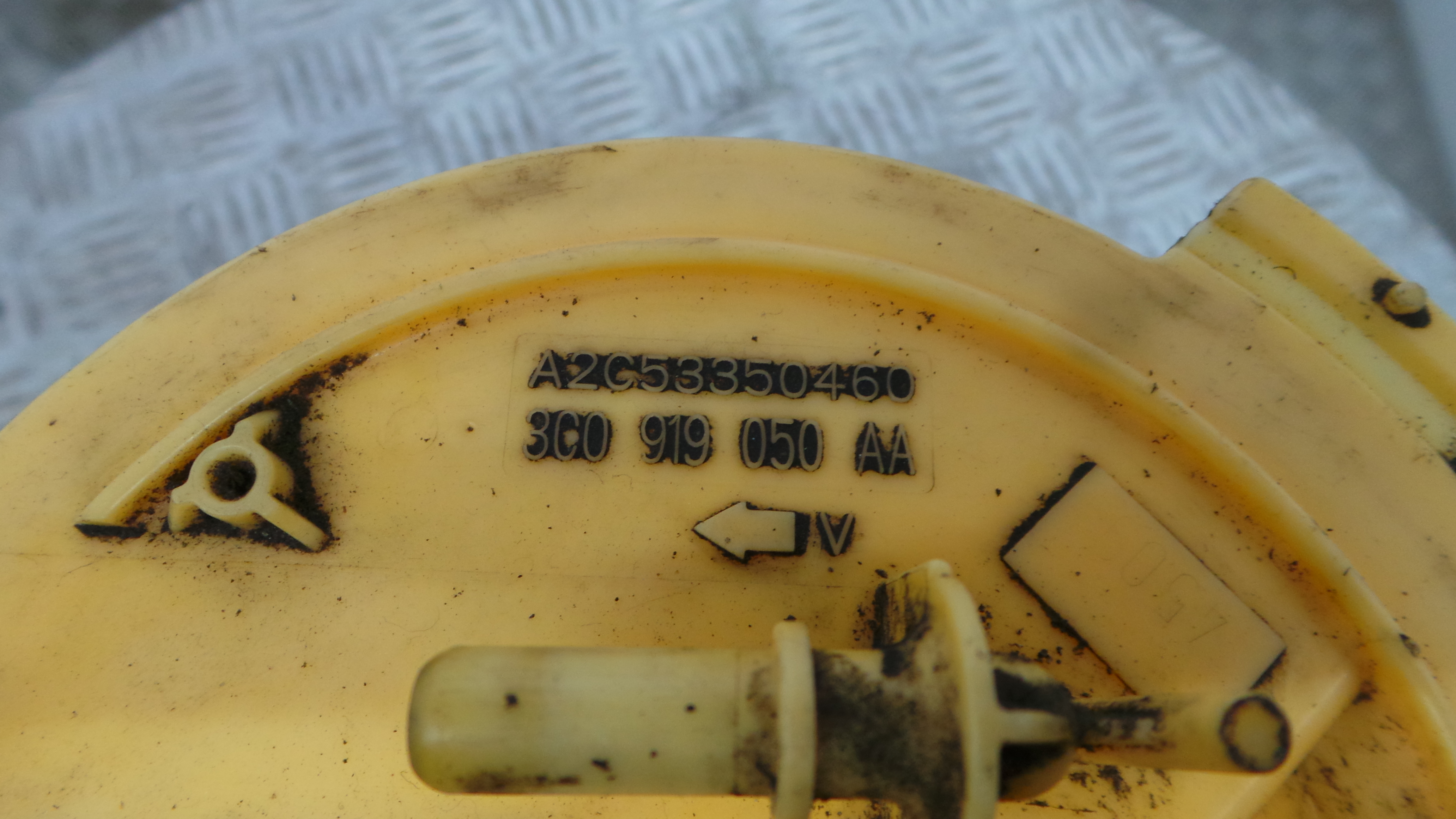 Boia do Combustível 3C0919050AA - VW PASSAT B7 (362)-36441207