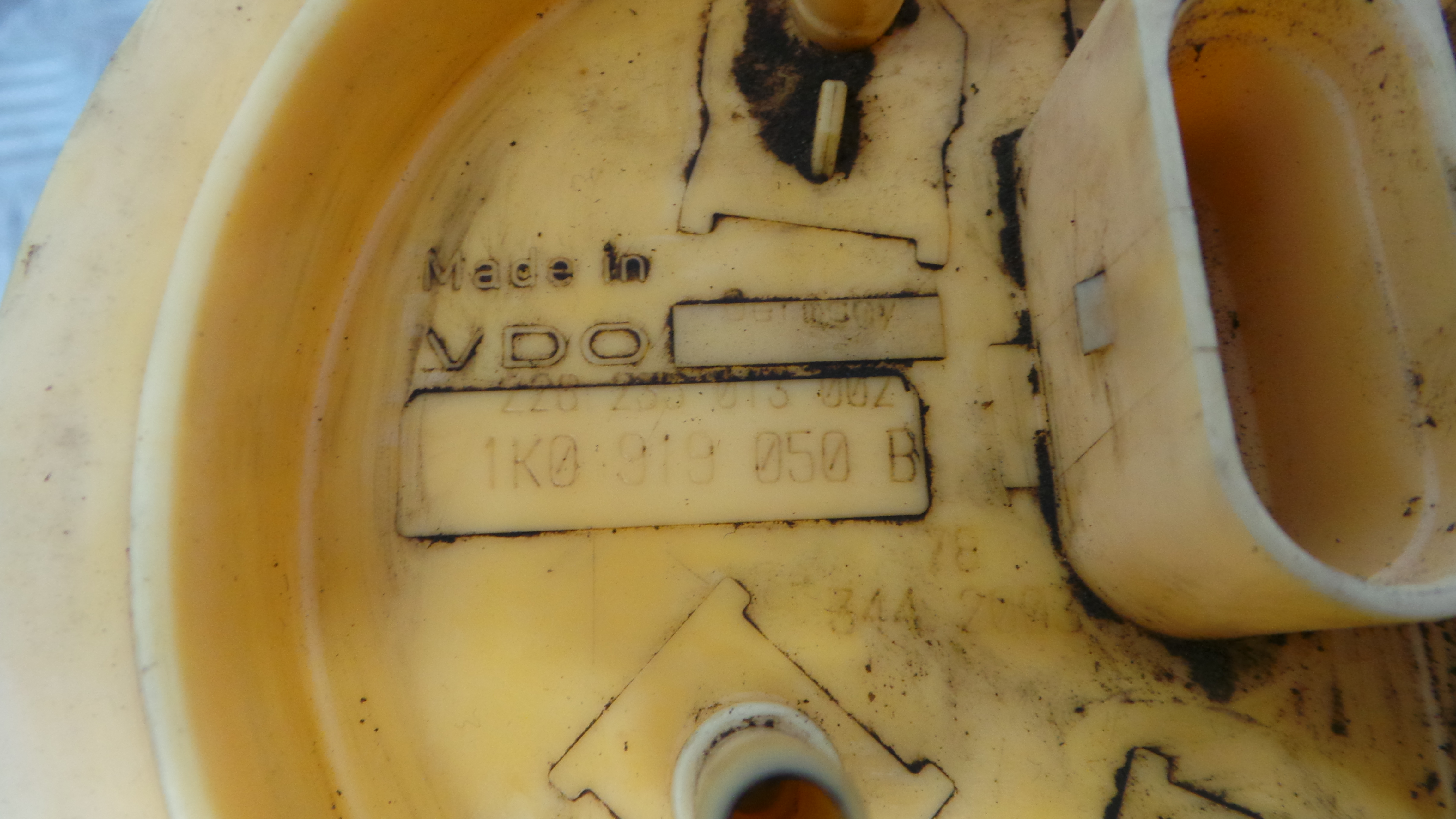 Boia do Combustível 1K0919050B - AUDI A3 (8P1)-36441216