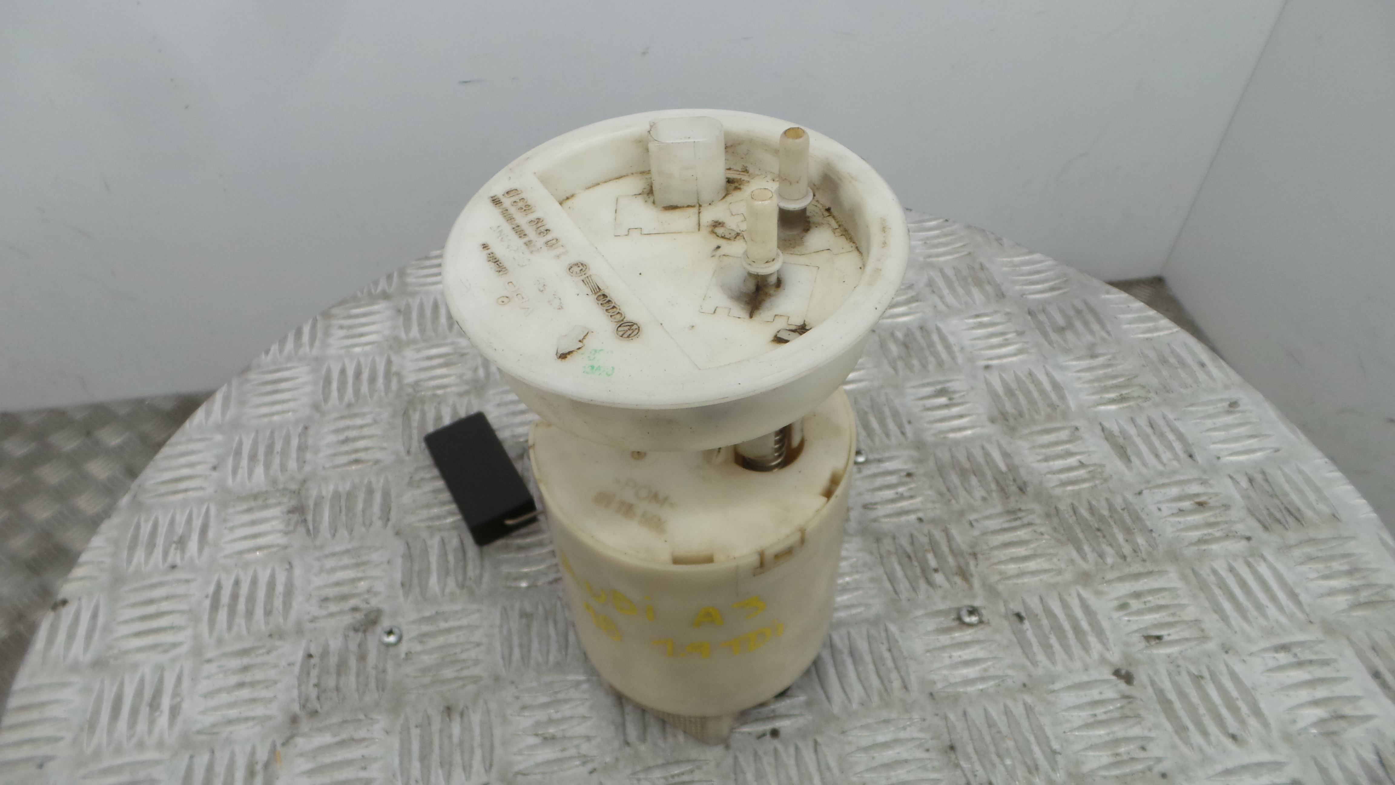 Boia do Combustível 1J0919183D - AUDI A3 (8L1)-36441297