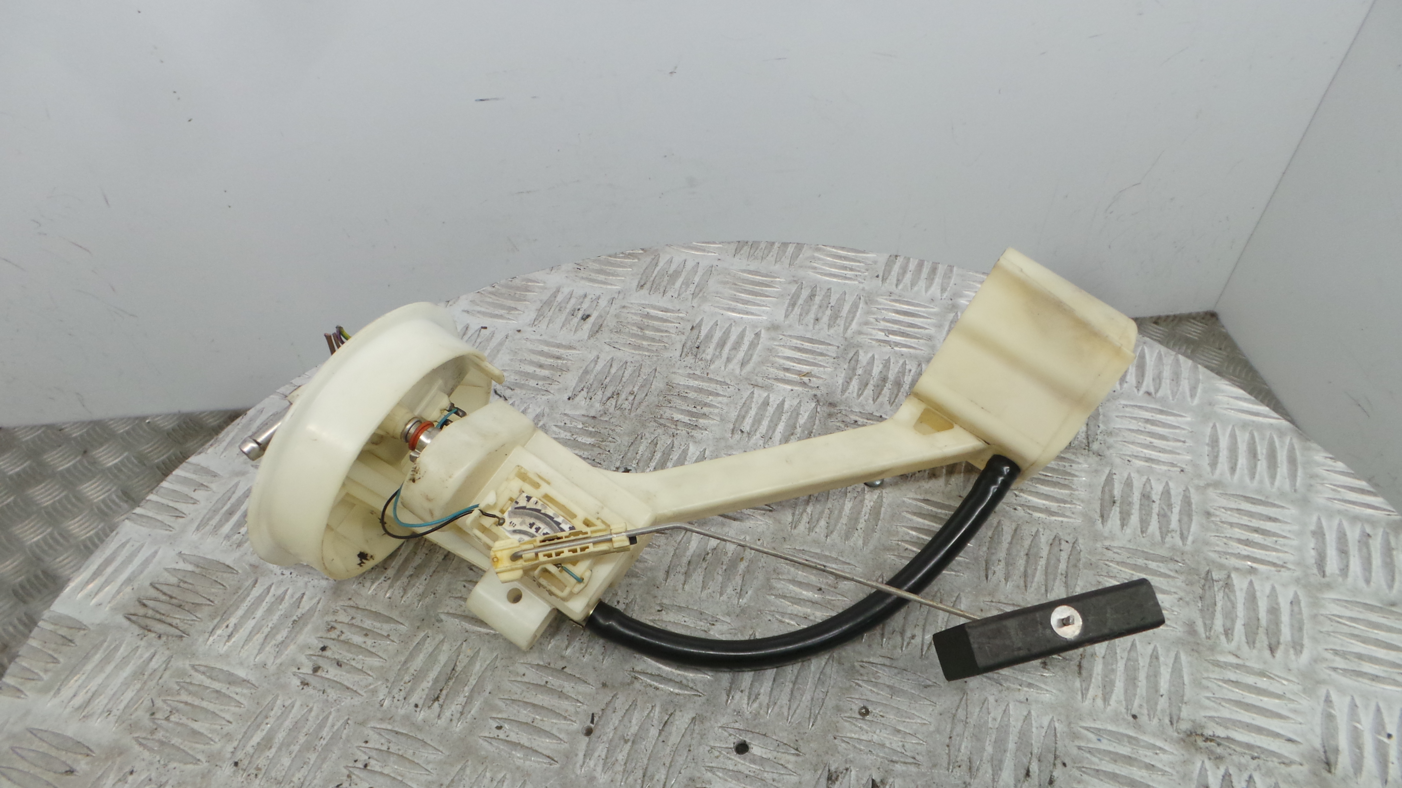 Boia do Combustível 8E0919673G - VW PASSAT B5 (3B2)-36441369 Boia do Combustível 8E0919673G - VW PASSAT B5 (3B2)-36441369