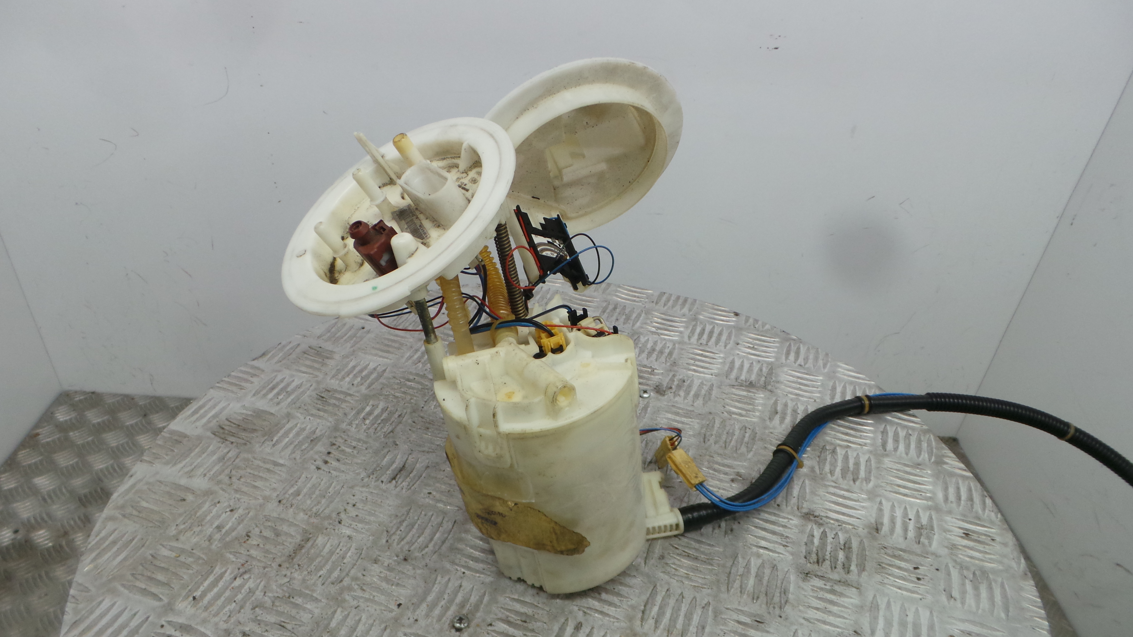 Boia do Combustível 8K0919050K - AUDI A4 B6 (8E2)-36441372