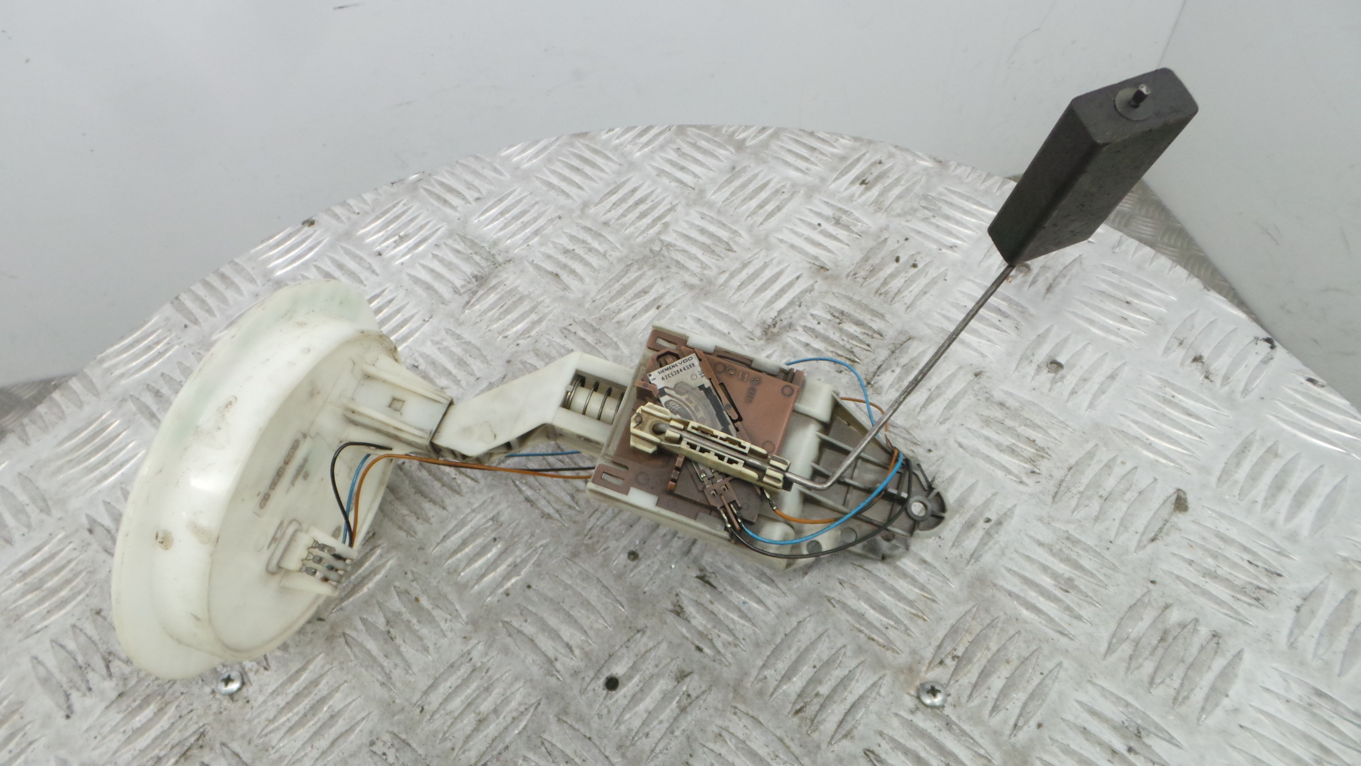 Boia do Combustível 1K0919673N - VW GOLF V (1K1)-36441376 Boia do Combustível 1K0919673N - VW GOLF V (1K1)-36441376