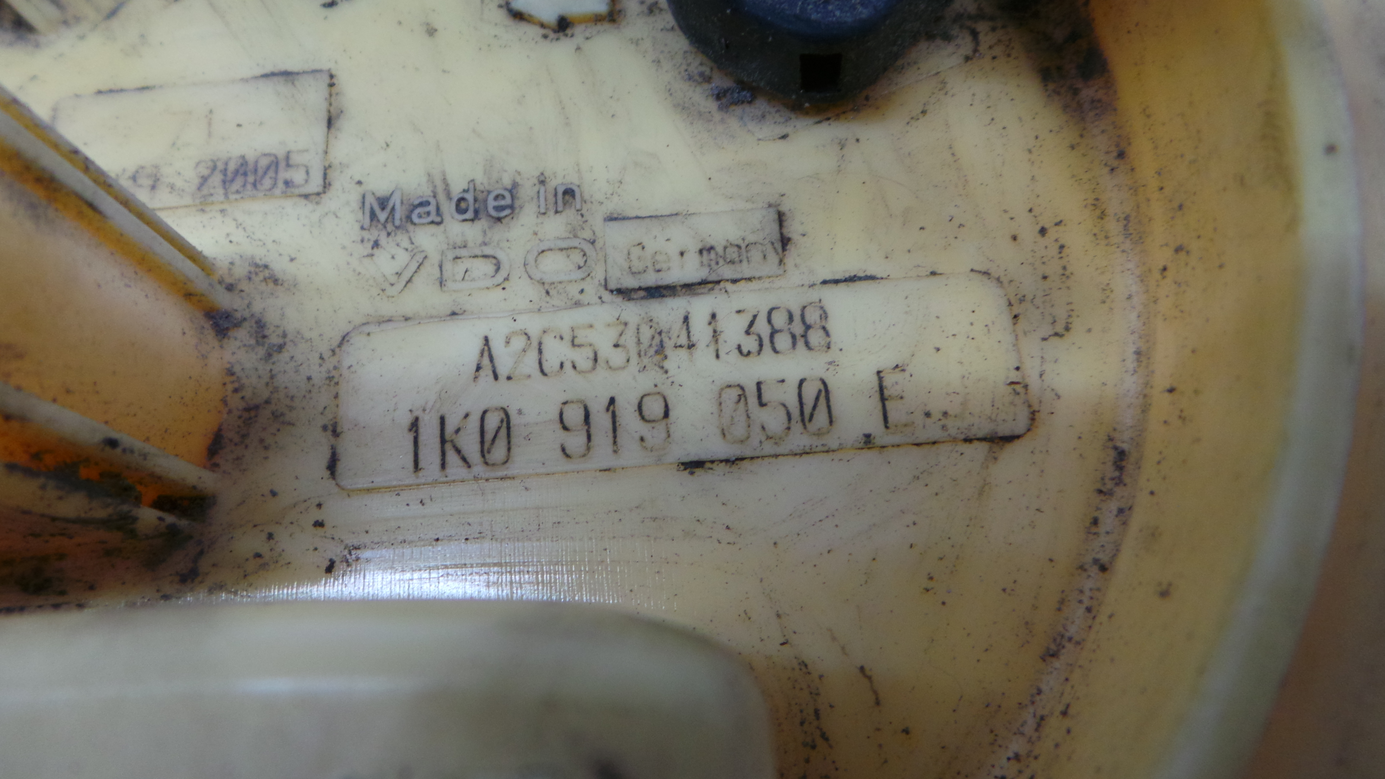 Boia do Combustível 1K0919050E - VW GOLF V (1K1)-36441379