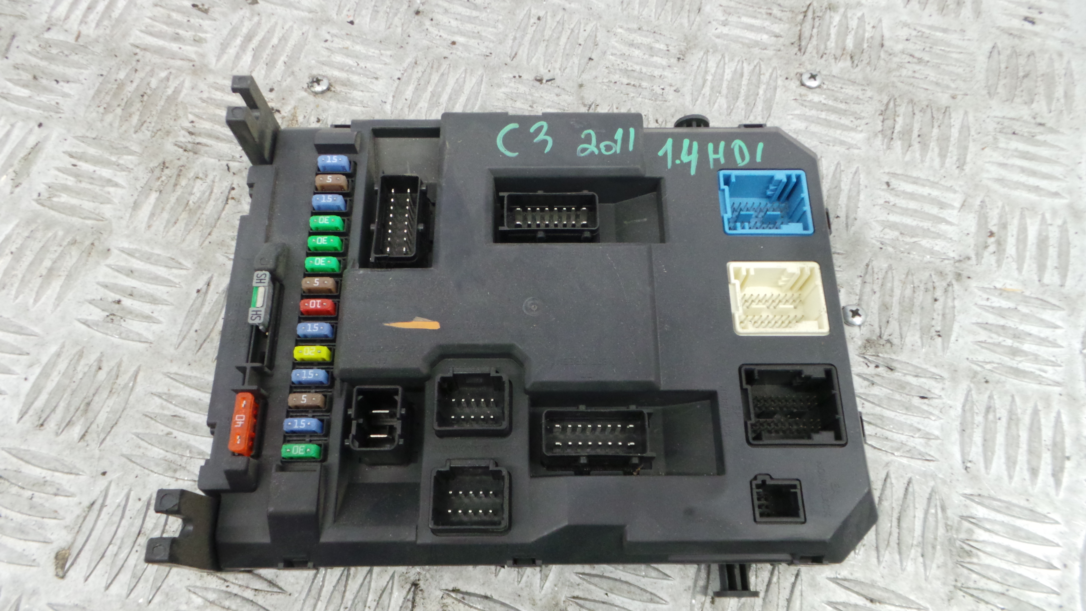 Caixa dos Fusíveis / BSI / UCH / SAM 9666952280 - CITROËN C3 II (SC_)-36441411 Caixa dos Fusíveis / BSI / UCH / SAM 9666952280 - CITROËN C3 II (SC_)-36441411