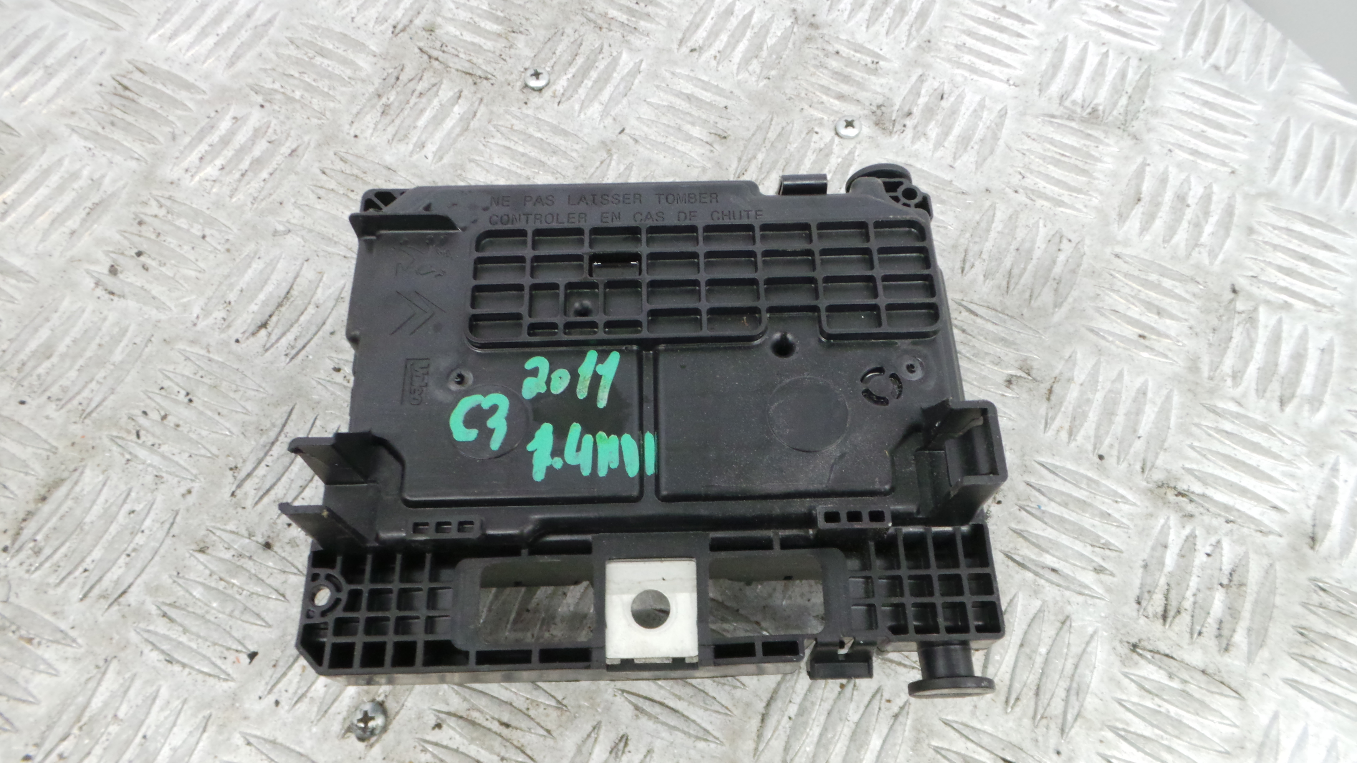 Caixa dos Fusíveis / BSI / UCH / SAM 9667199780 - CITROËN C3 II (SC_)-36441414