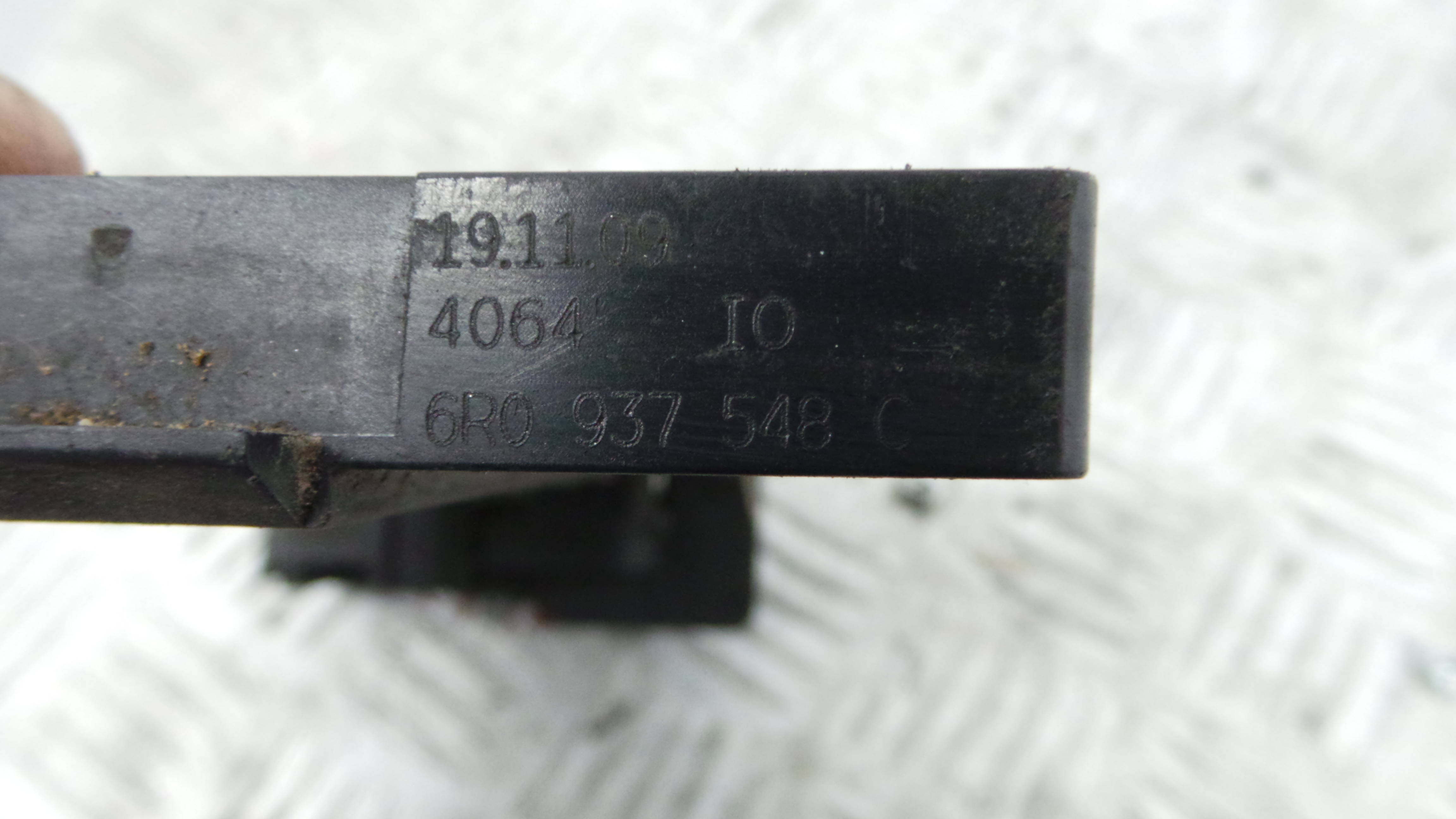 Caixa dos Fusíveis / BSI / UCH / SAM 6R0937548C - VW GOLF IV (1J1), GOLF Mk IV (1J1)-36441445