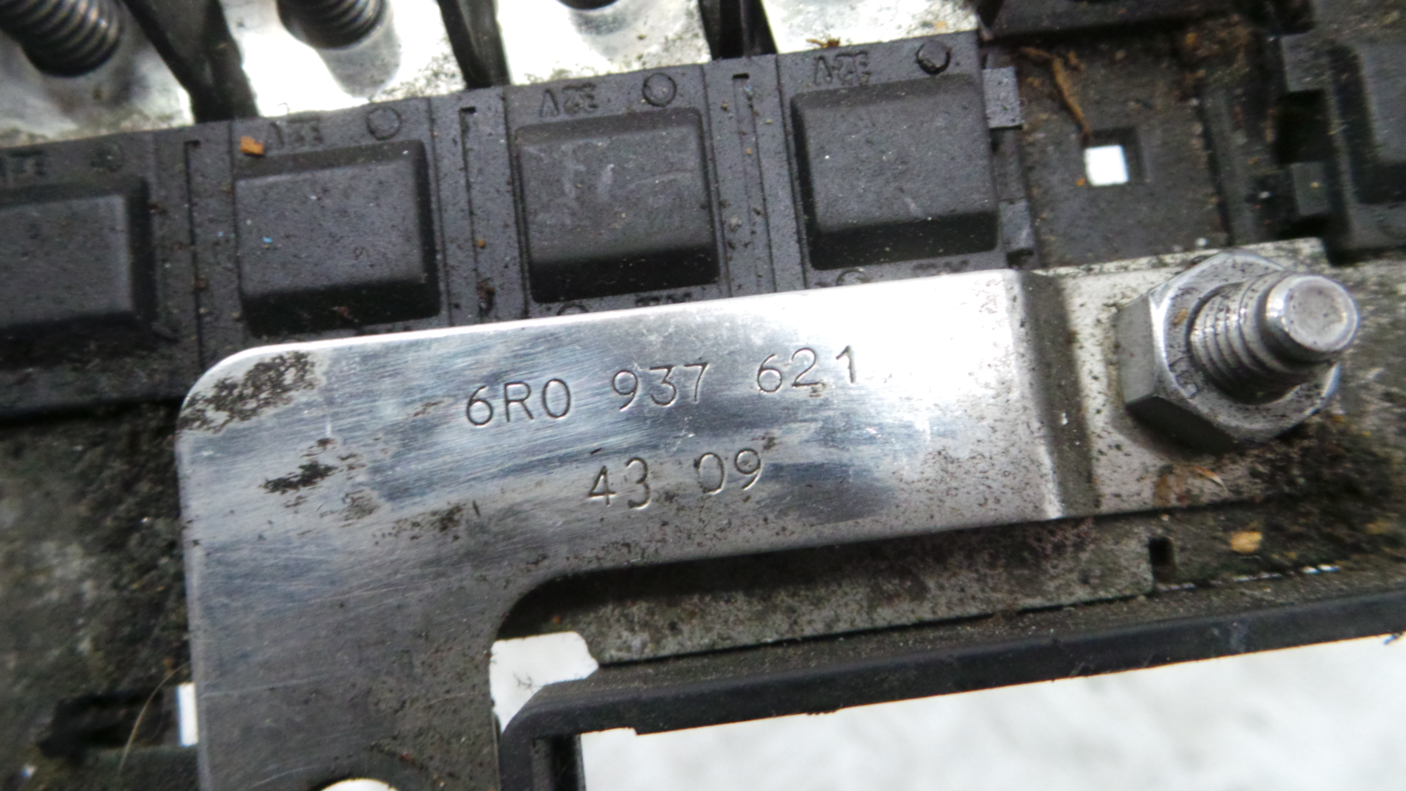 Caixa dos Fusíveis / BSI / UCH / SAM 6R0937548C - VW GOLF IV (1J1), GOLF Mk IV (1J1)-36441445