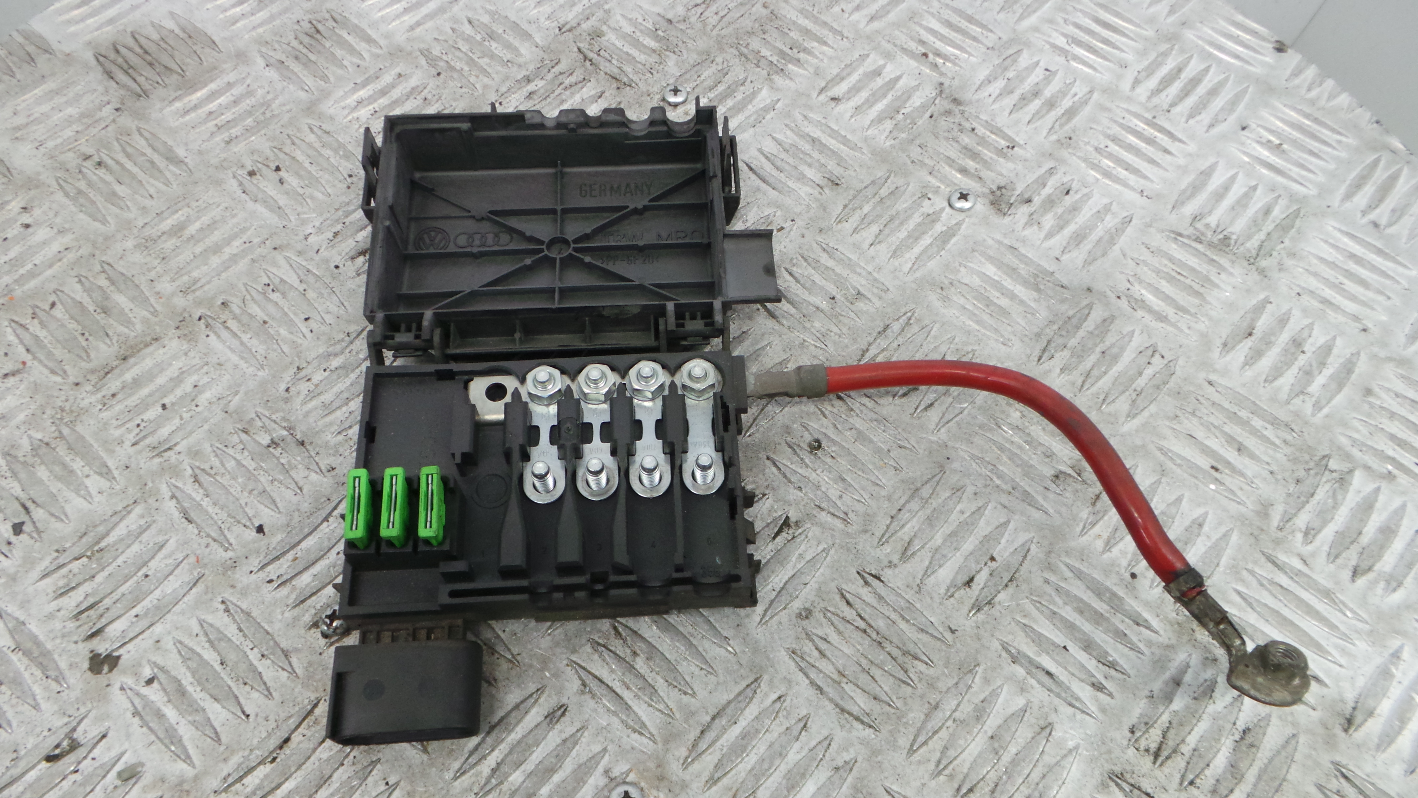 Caixa dos Fusíveis / BSI / UCH / SAM 1J0937550AC - VW GOLF IV (1J1), GOLF Mk IV (1J1)-36441453