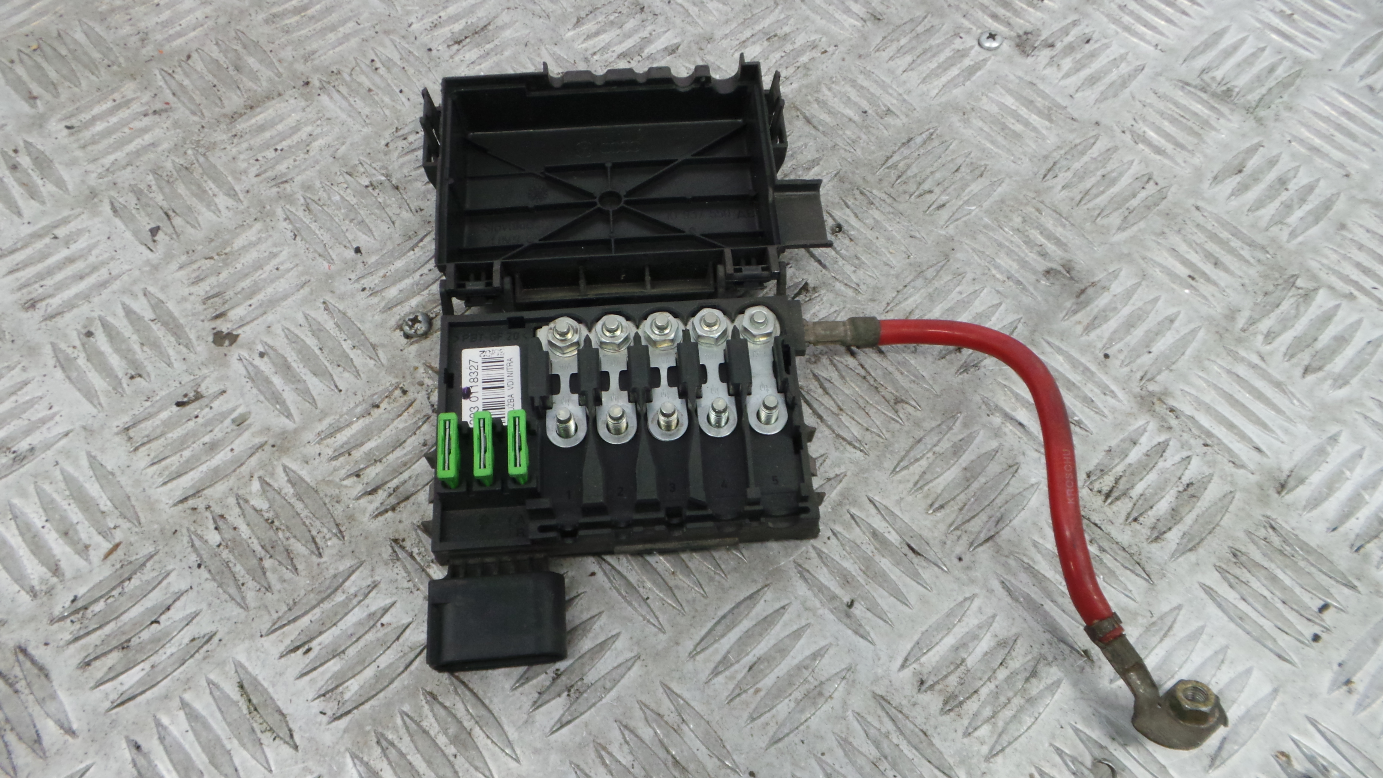 Caixa dos Fusíveis / BSI / UCH / SAM 1J0937550AB - VW BORA I (1J2)-36441470