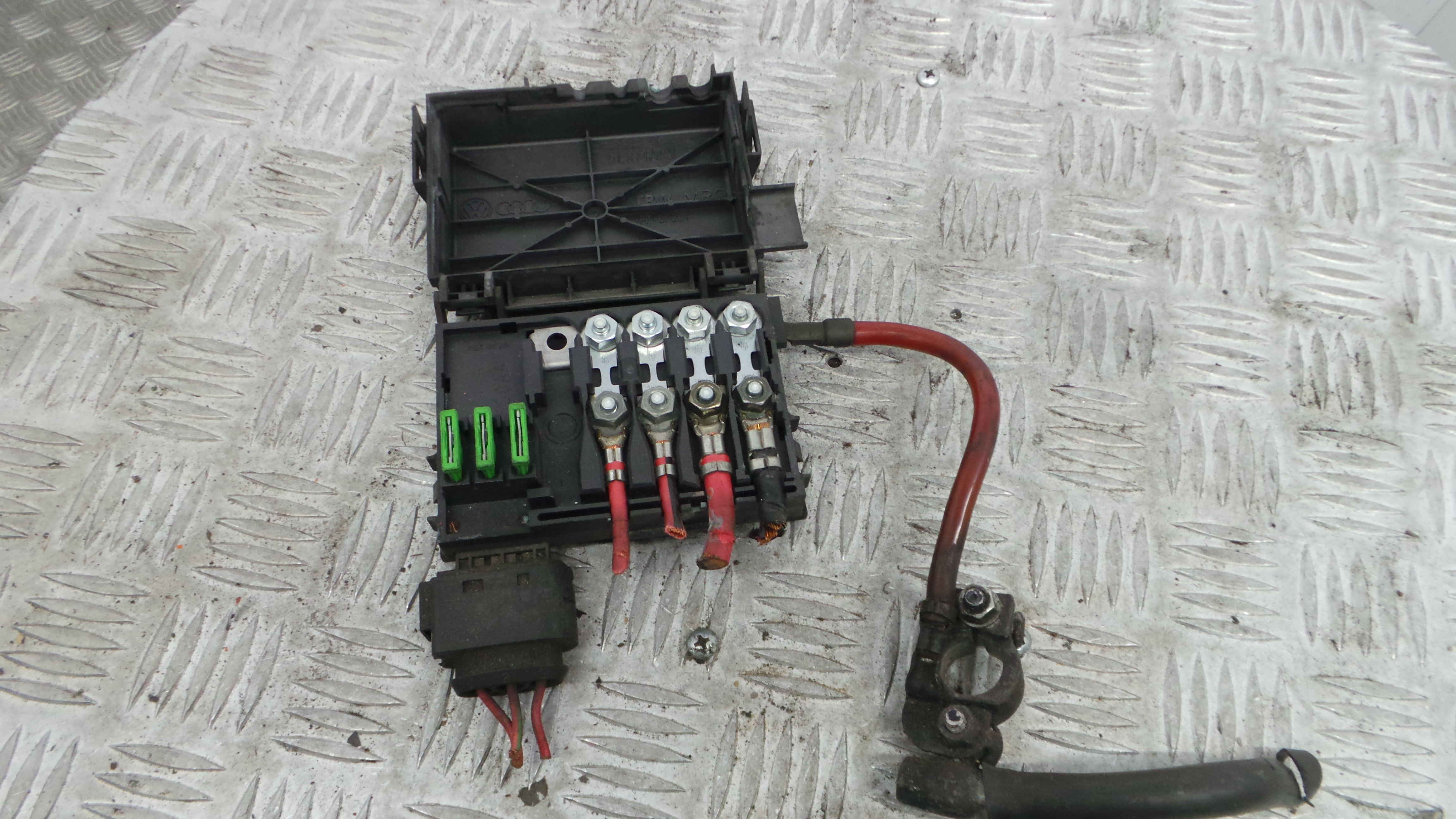 Caixa dos Fusíveis / BSI / UCH / SAM 1J0937550AA - VW GOLF IV (1J1), GOLF Mk IV (1J1)-36441474