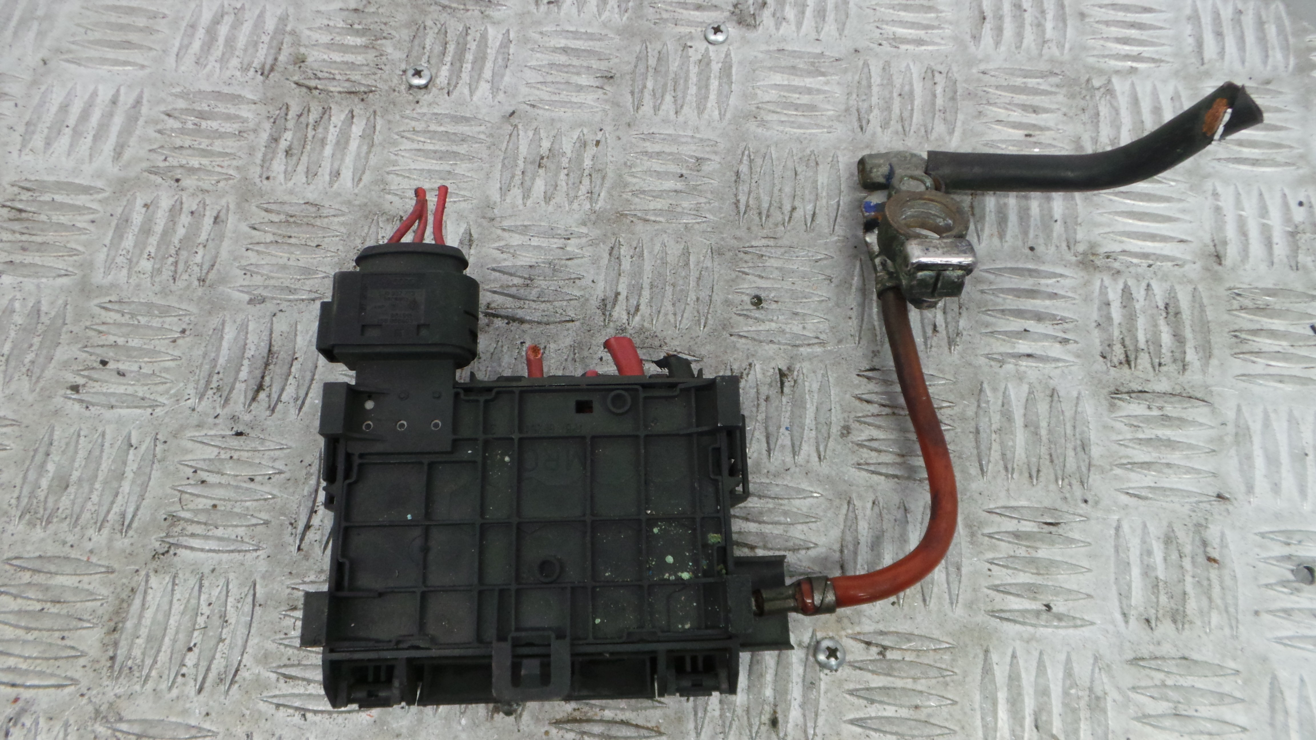 Caixa dos Fusíveis / BSI / UCH / SAM 1J0937550AA - VW GOLF IV (1J1), GOLF Mk IV (1J1)-36441474