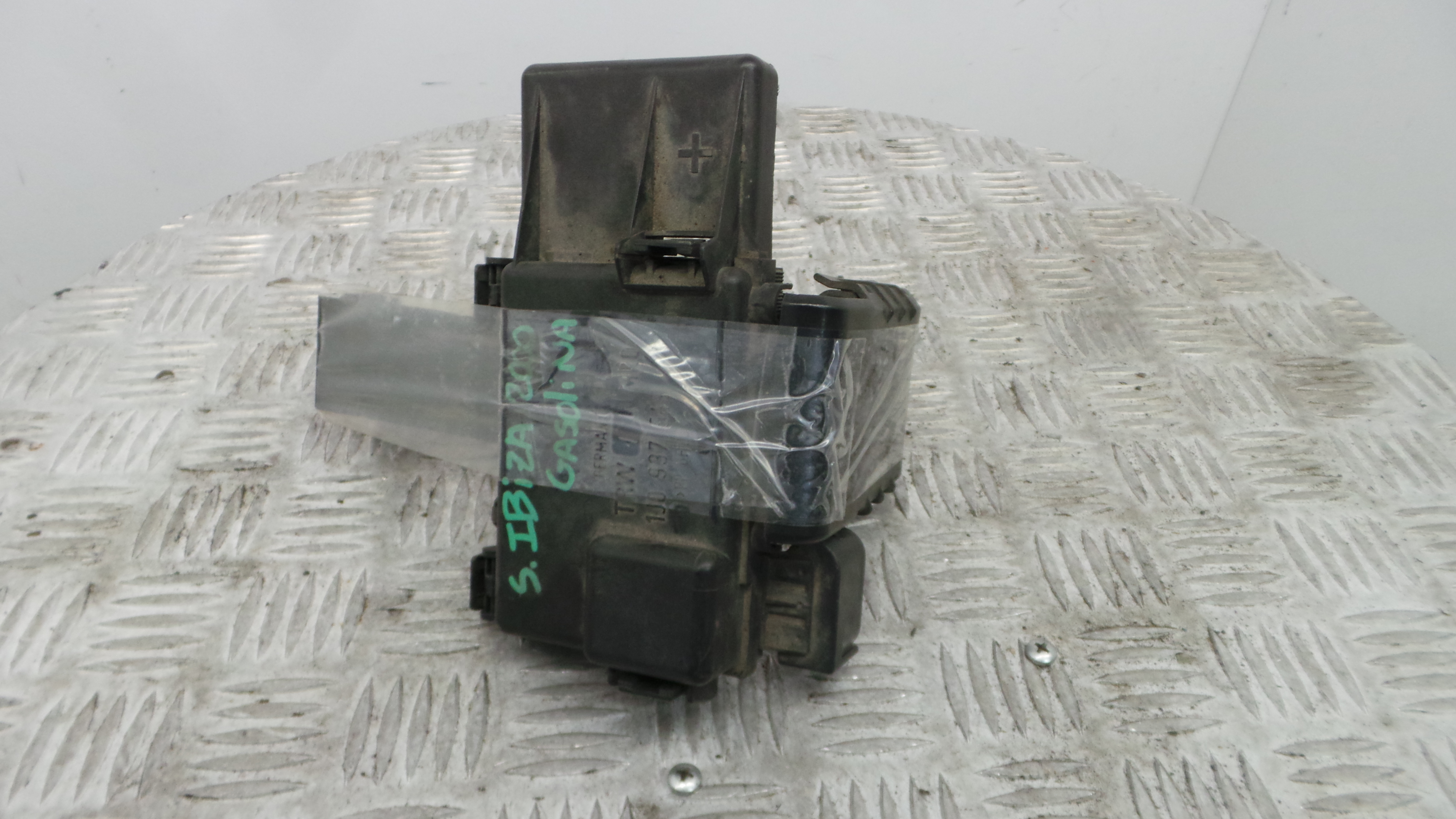 Caixa dos Fusíveis / BSI / UCH / SAM 1J0937549 - SEAT IBIZA II (6K1), IBIZA Mk II (6K1)-36441493 Caixa dos Fusíveis / BSI / UCH / SAM 1J0937549 - SEAT IBIZA II (6K1), IBIZA Mk II (6K1)-36441493