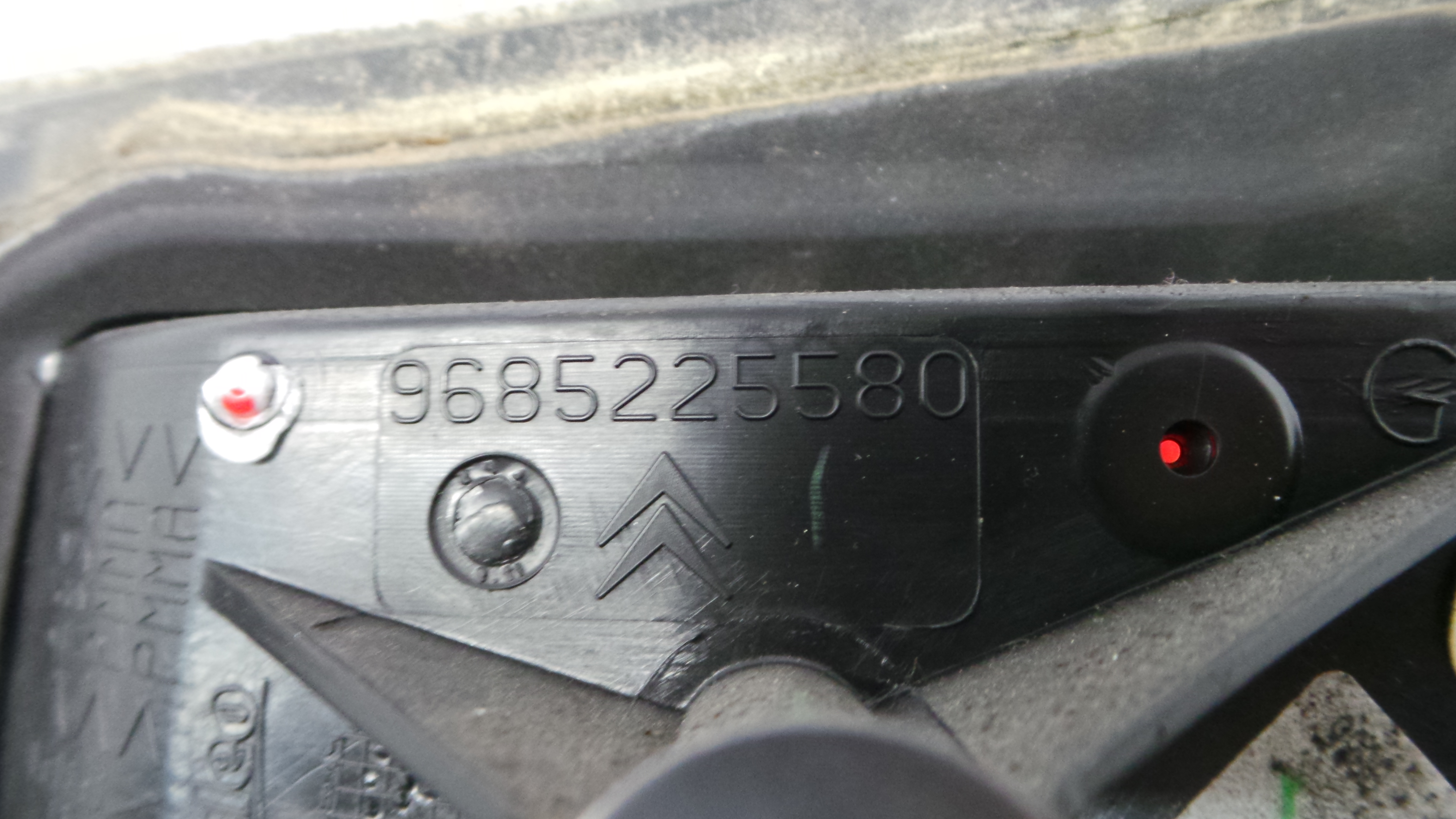 Farolim Mala Trás Esq  9685225580 - CITROËN C3 II (SC_)-36680559