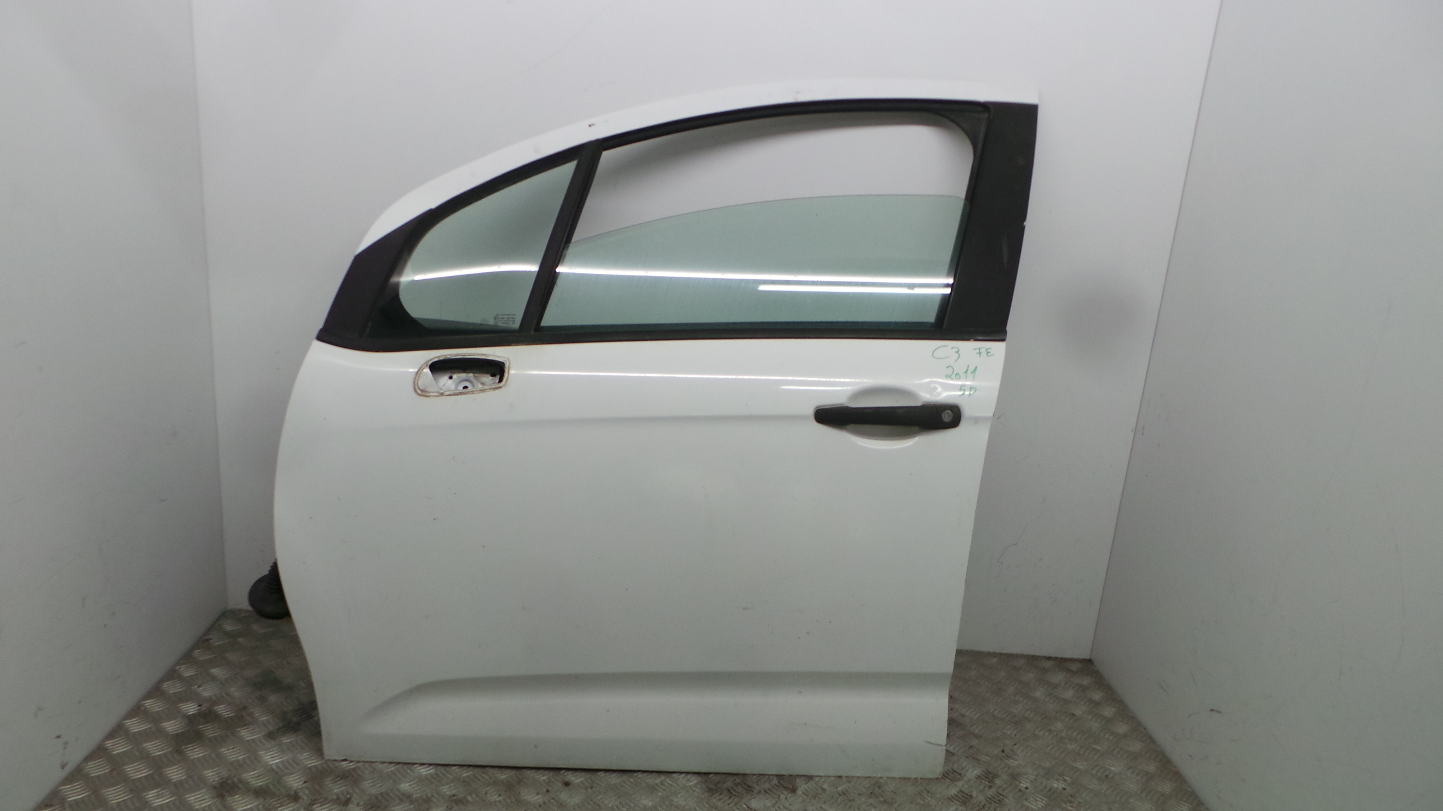 Porta Frente Esq 9002AZ - CITROËN C3 II (SC_)-36451918