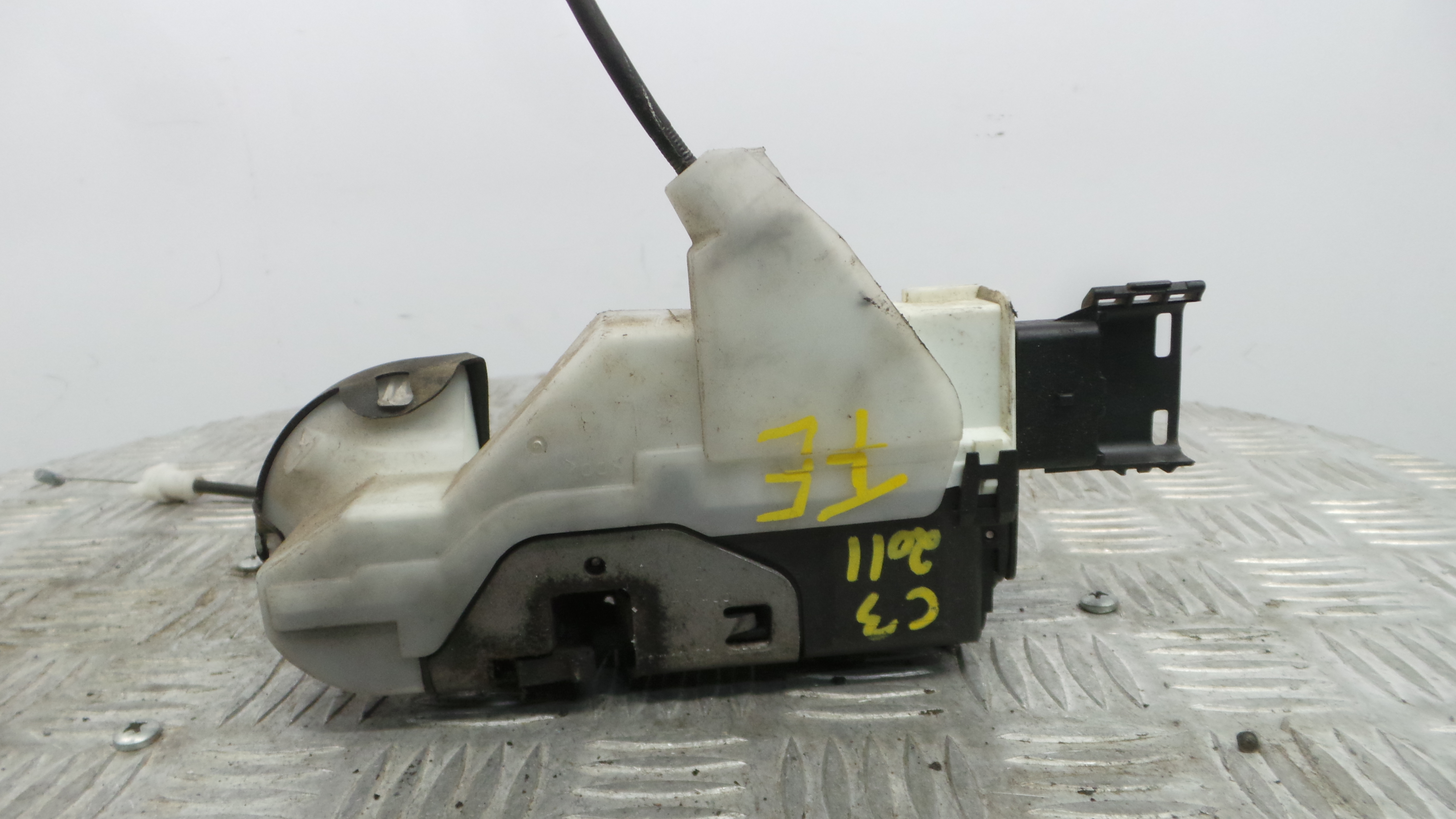 Fecho da Porta Frente Esq 732306 - CITROËN C3 II (SC_)-37076832