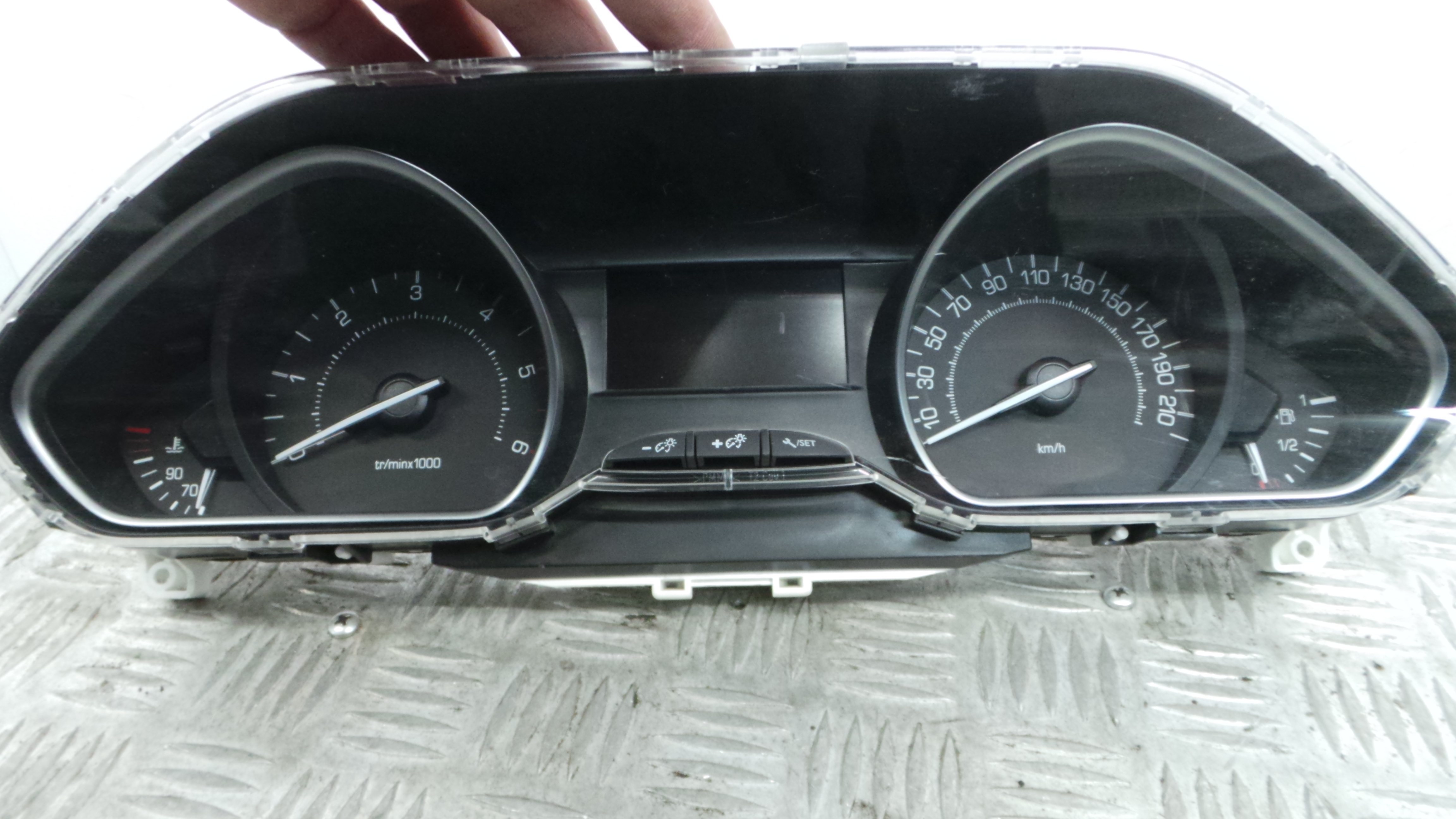 Quadrante 982262158000 - PEUGEOT 208 I (CA_, CC_)-36451939