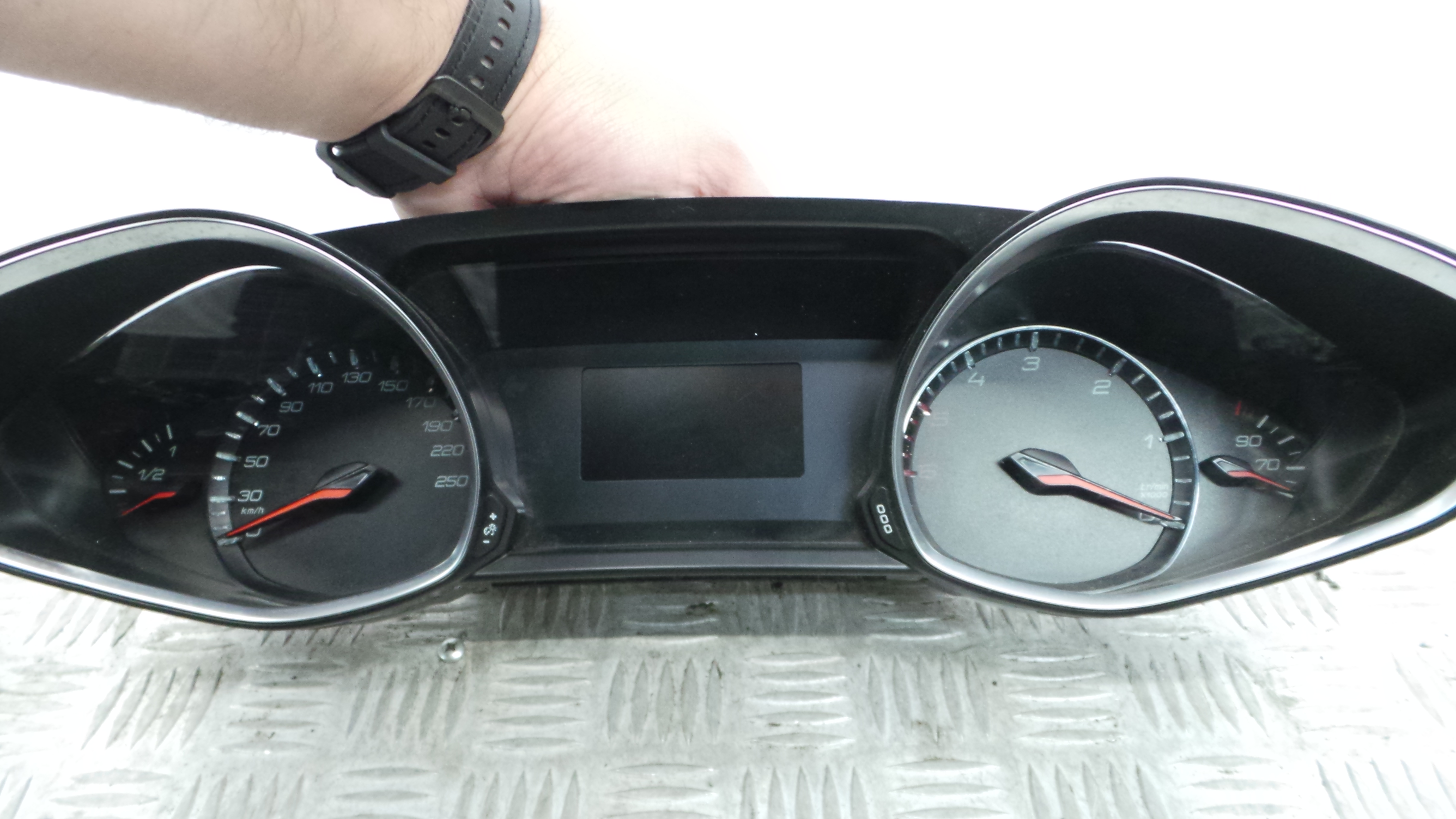 Quadrante 9822774780 - PEUGEOT 308 II (LB_, LP_, LW_, LH_, L3_)-36454991