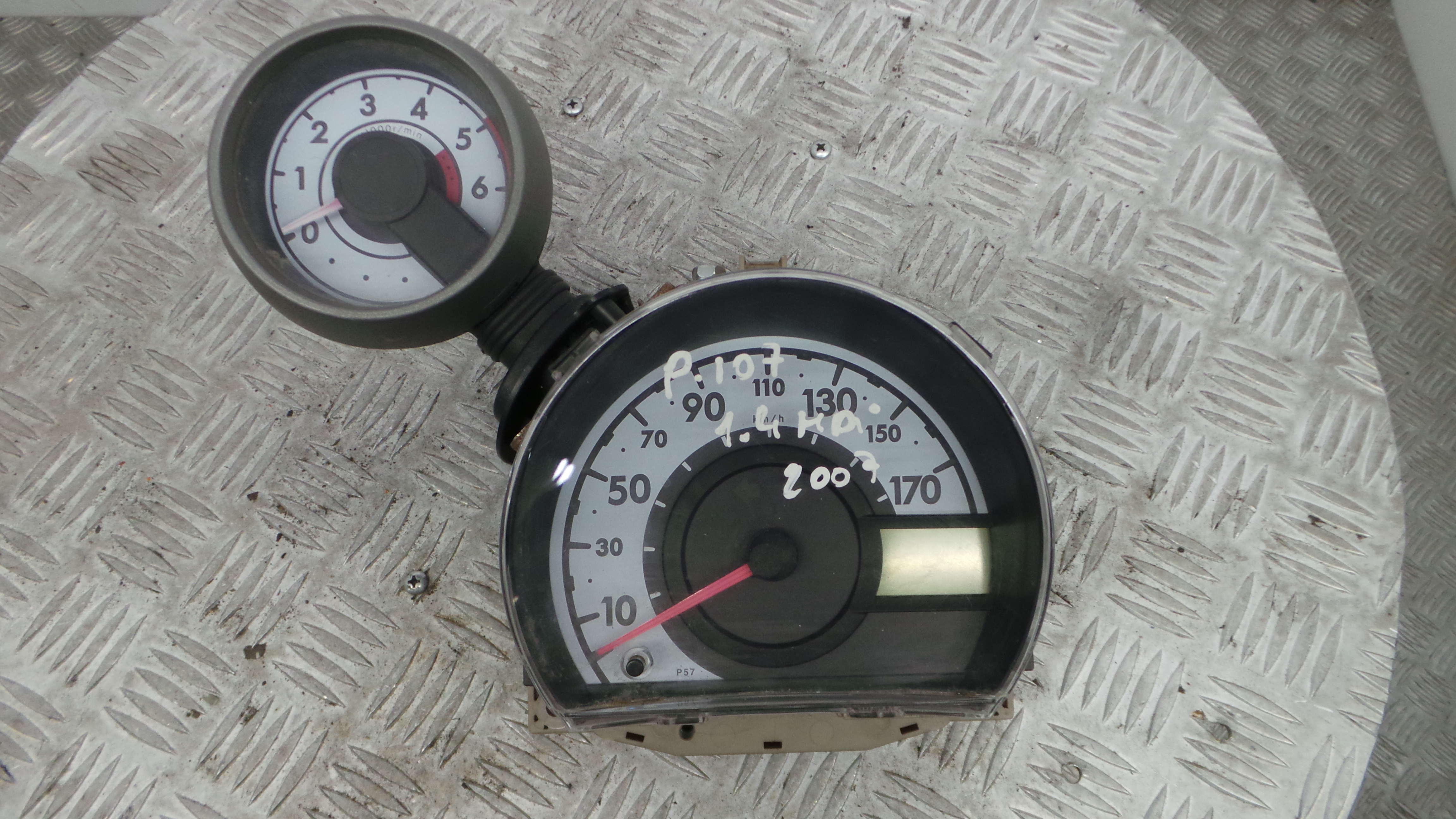 Quadrante 83800-0H031 - PEUGEOT 107 (PM_, PN_)-36458804 Quadrante 83800-0H031 - PEUGEOT 107 (PM_, PN_)-36458804