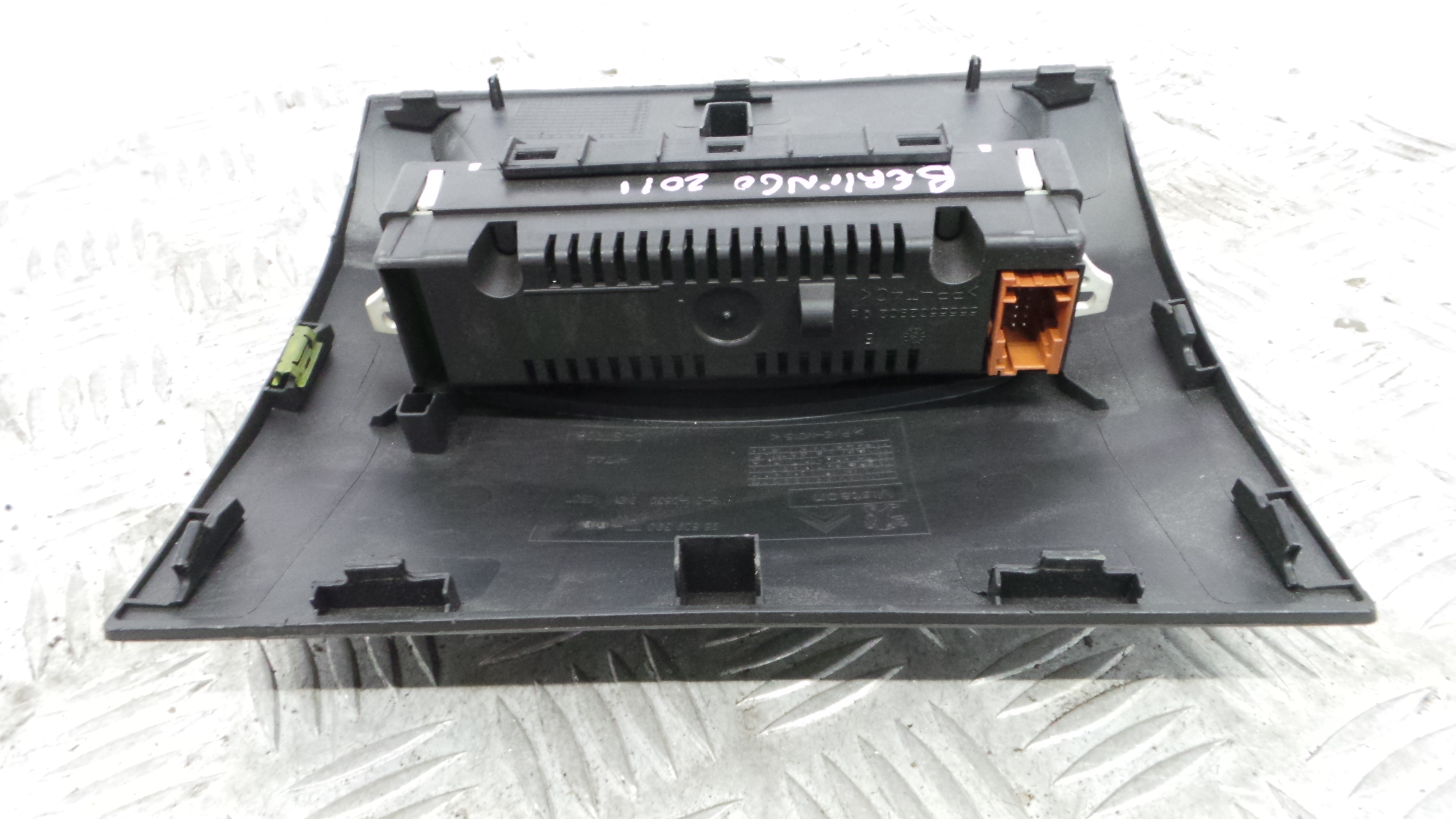 Display 8231LG - CITROËN BERLINGO Caixa/monovolume (B9)-36459093