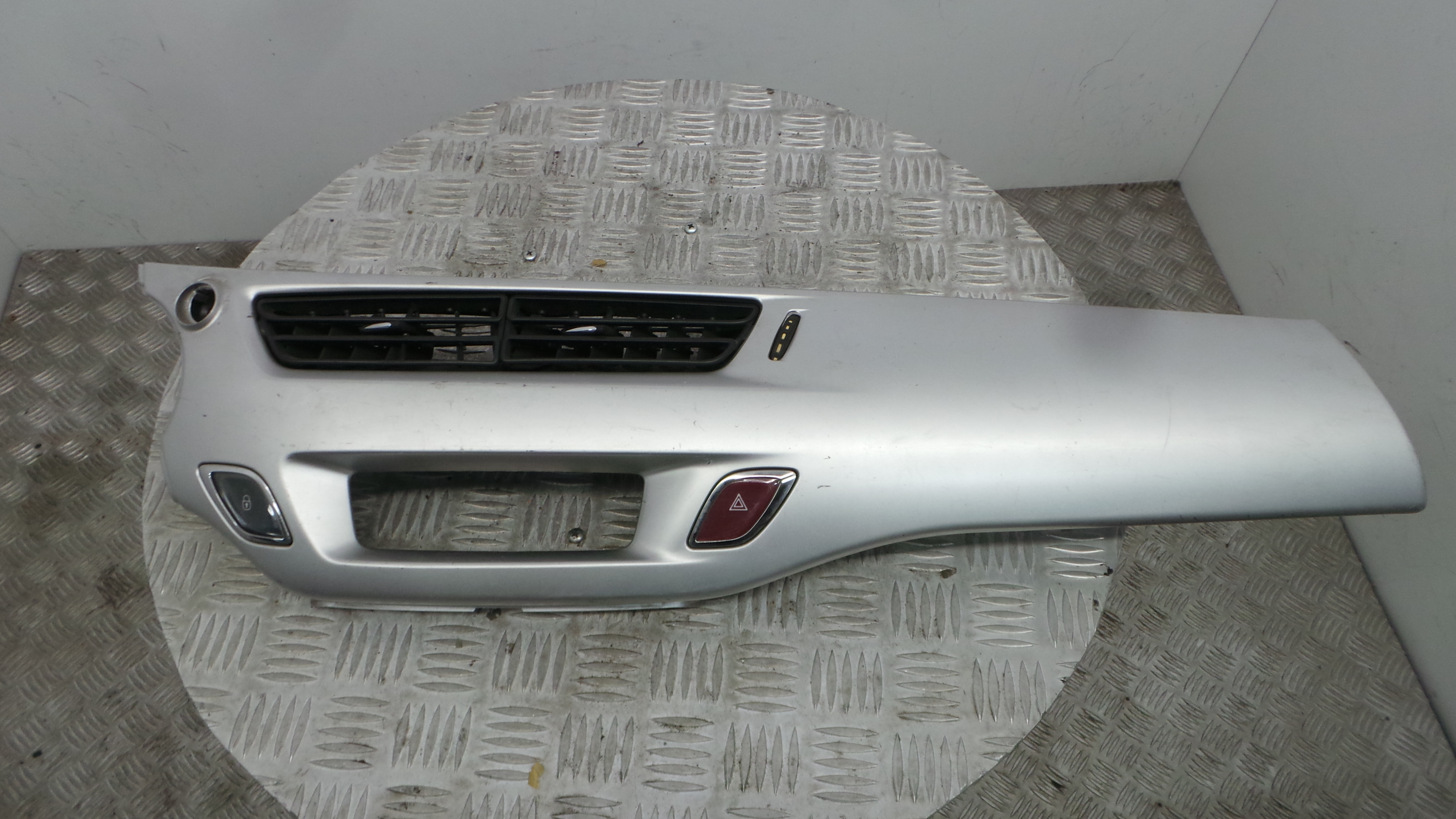 Tablier 9685748677 - CITROËN C3 II (SC_)-36459184