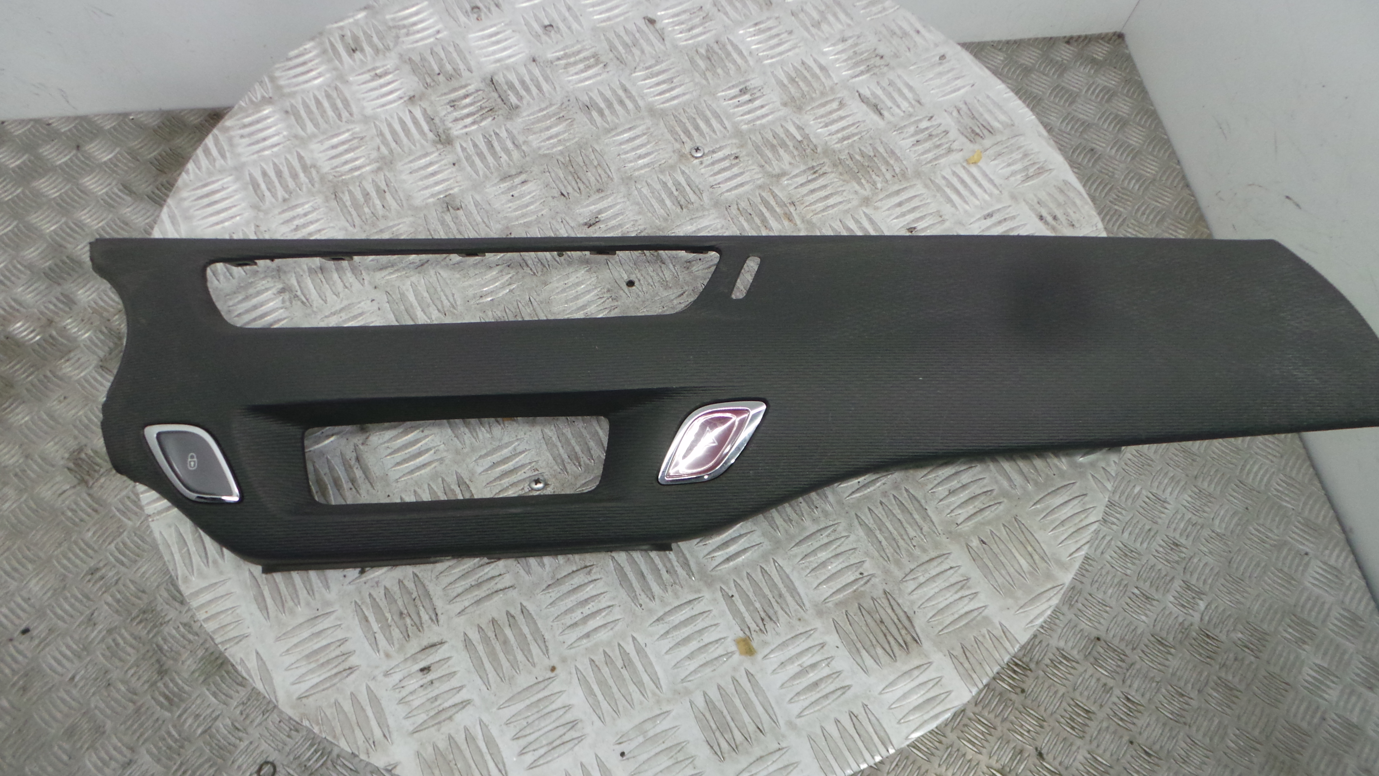 Tablier 9685748577 - CITROËN C3 II (SC_)-36461707