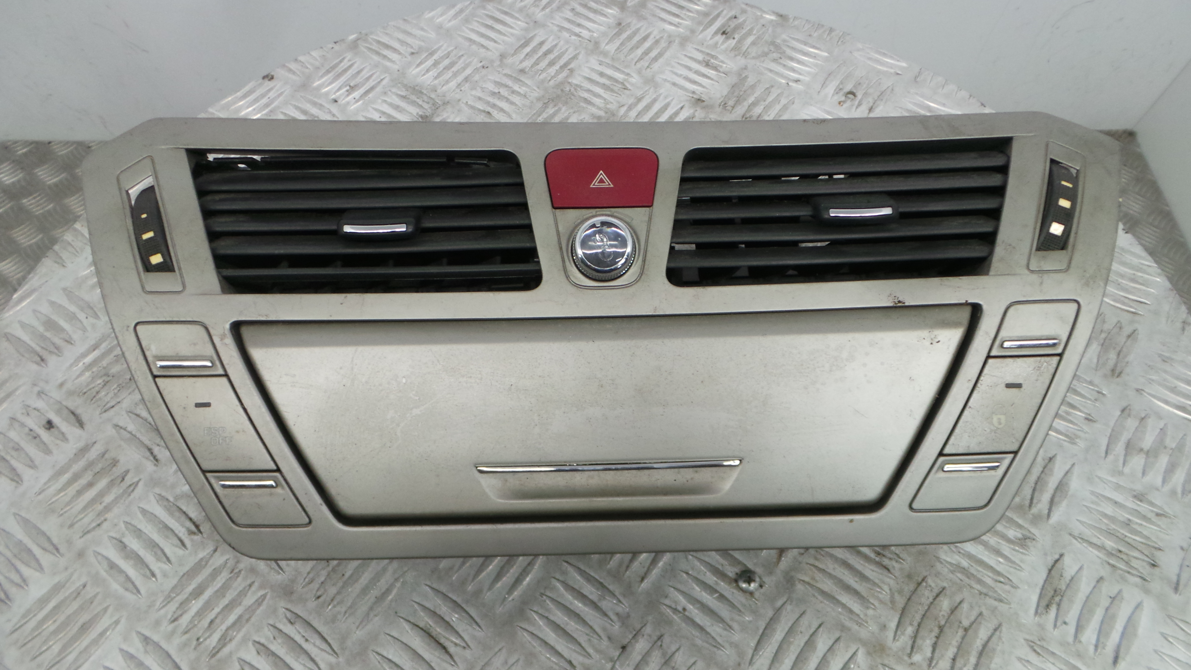Consola central Tablier  9683265080 - CITROËN C4 PICASSO I Veículo multiuso (UD_)-36461939 Consola central Tablier  9683265080 - CITROËN C4 PICASSO I Veículo multiuso (UD_)-36461939