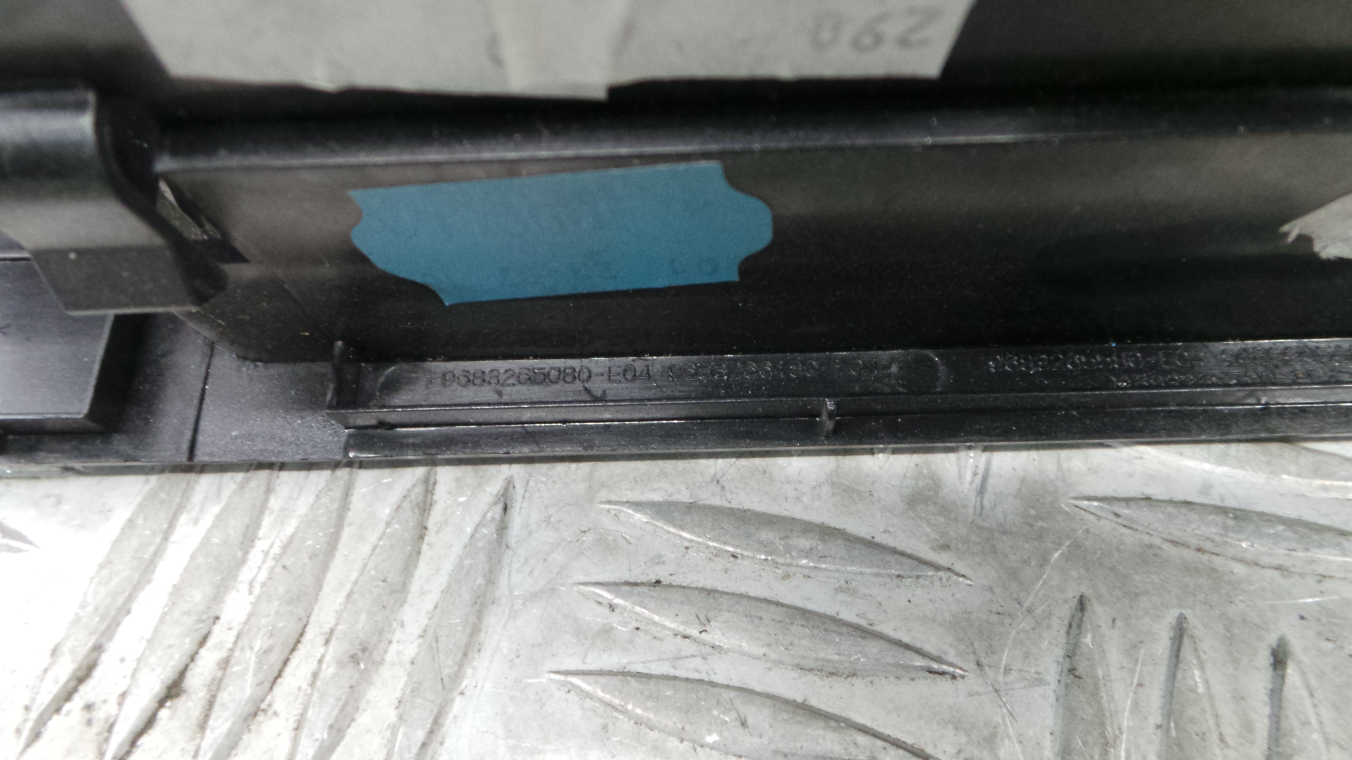 Consola central Tablier 9683265080 - CITROËN C4 PICASSO I Veículo multiuso (UD_)-36461939