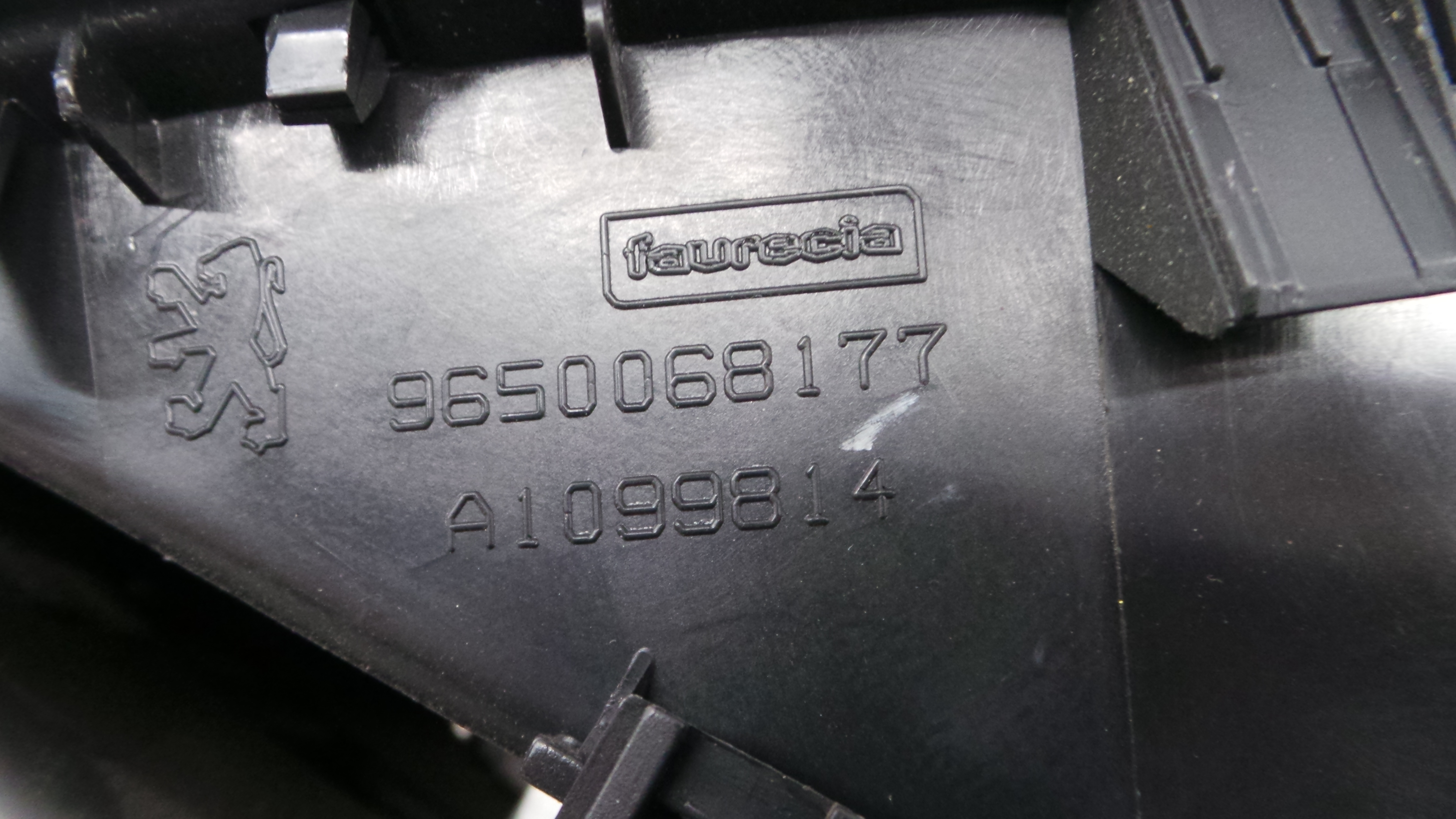 Consola central Tablier 9650068177 - PEUGEOT 207 (WA_, WC_), 207/207+ (WA_, WC_)-36462020