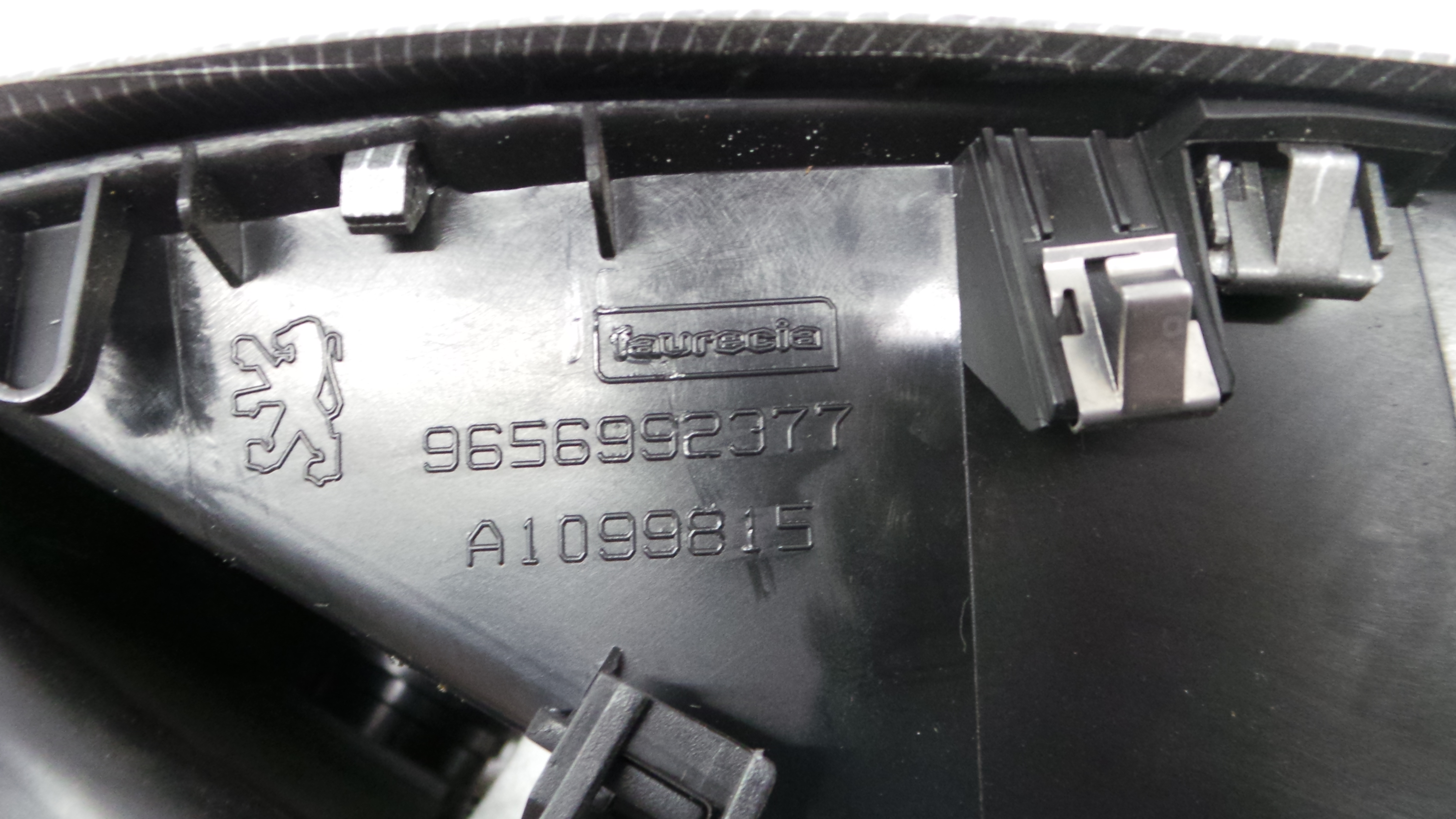 Consola central Tablier 9656992377 - PEUGEOT 207 (WA_, WC_), 207/207+ (WA_, WC_)-36462042