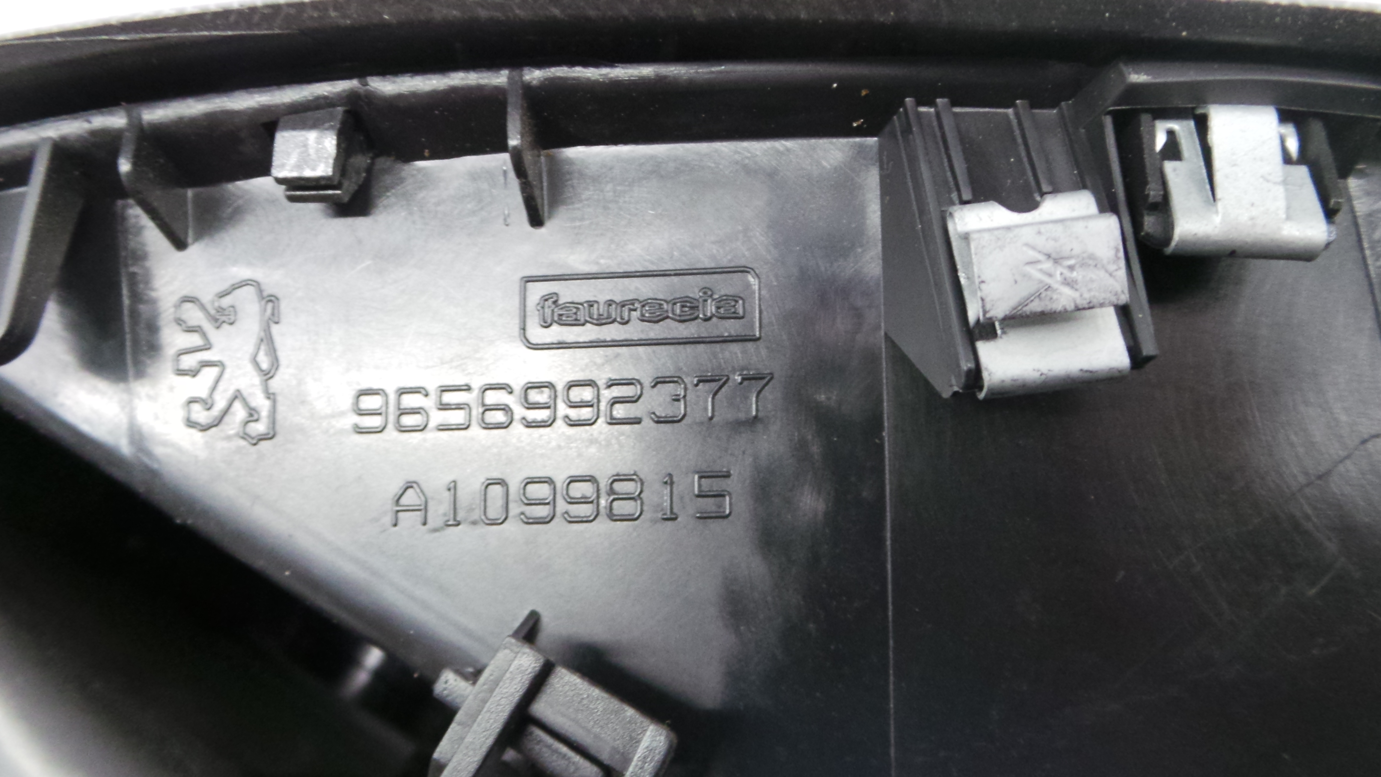 Consola central Tablier 9656992377 - PEUGEOT 207 (WA_, WC_), 207/207+ (WA_, WC_)-36462049