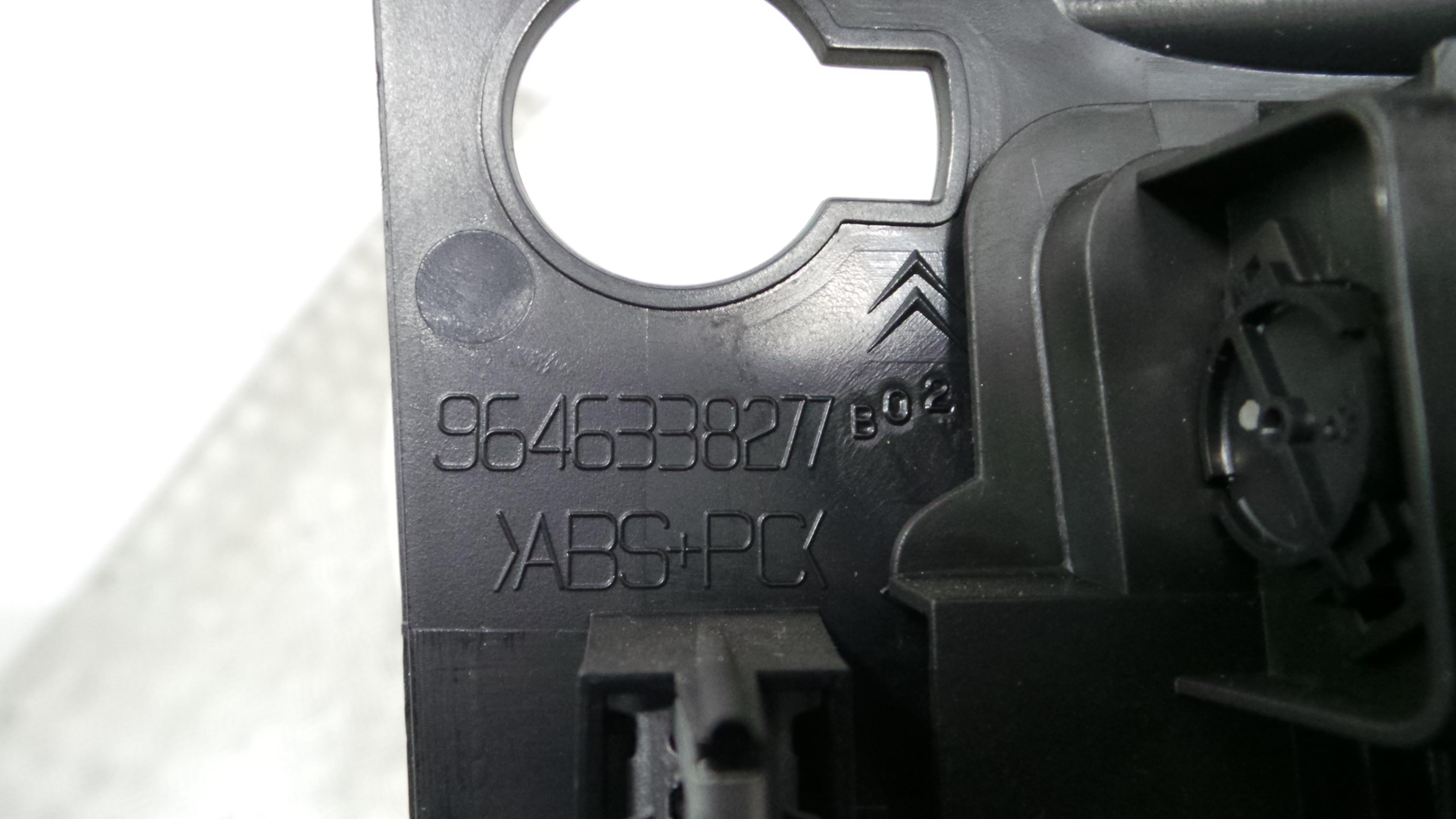 Consola central Tablier 9646338277 - CITROËN C4 I (LC_)-36462059