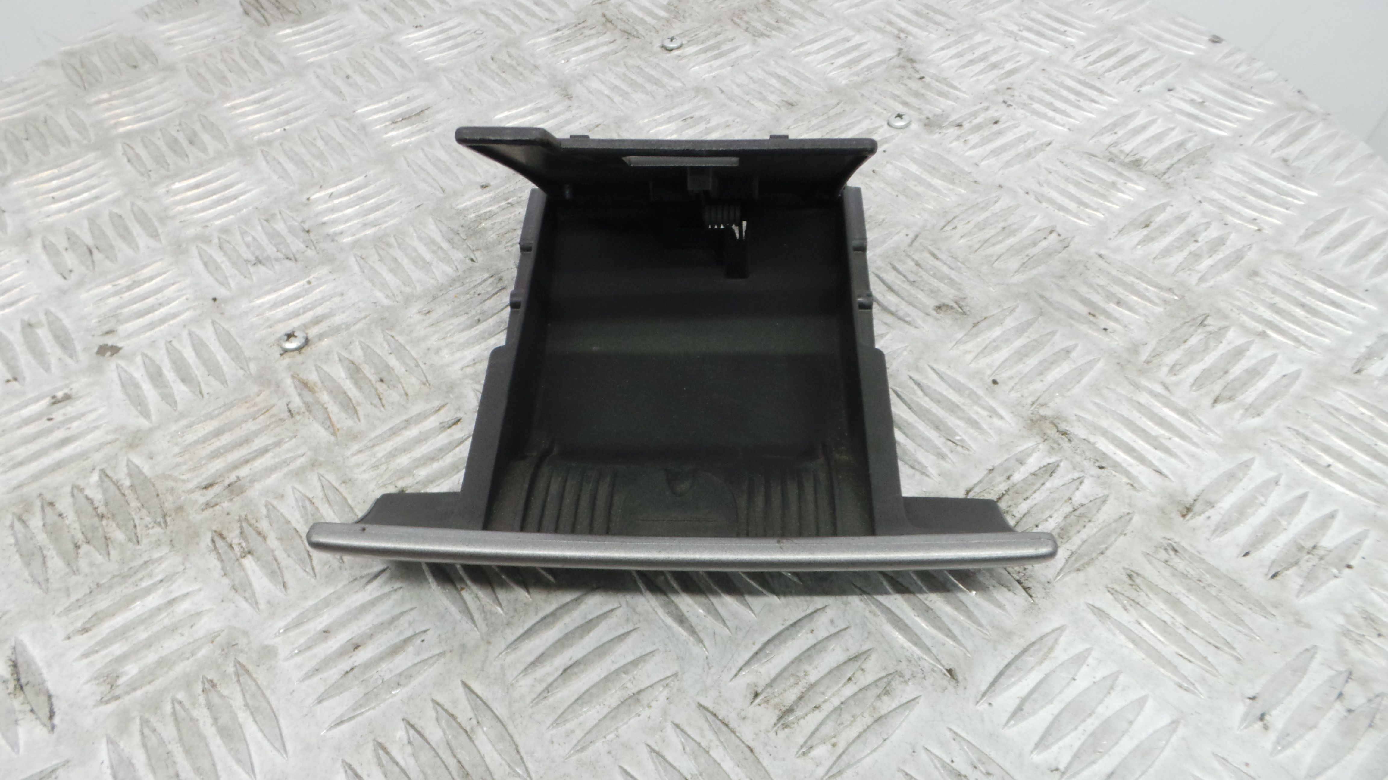 Cinzeiro 9658691077 - PEUGEOT 308 SW I (4E_, 4H_)-36462136 Cinzeiro 9658691077 - PEUGEOT 308 SW I (4E_, 4H_)-36462136