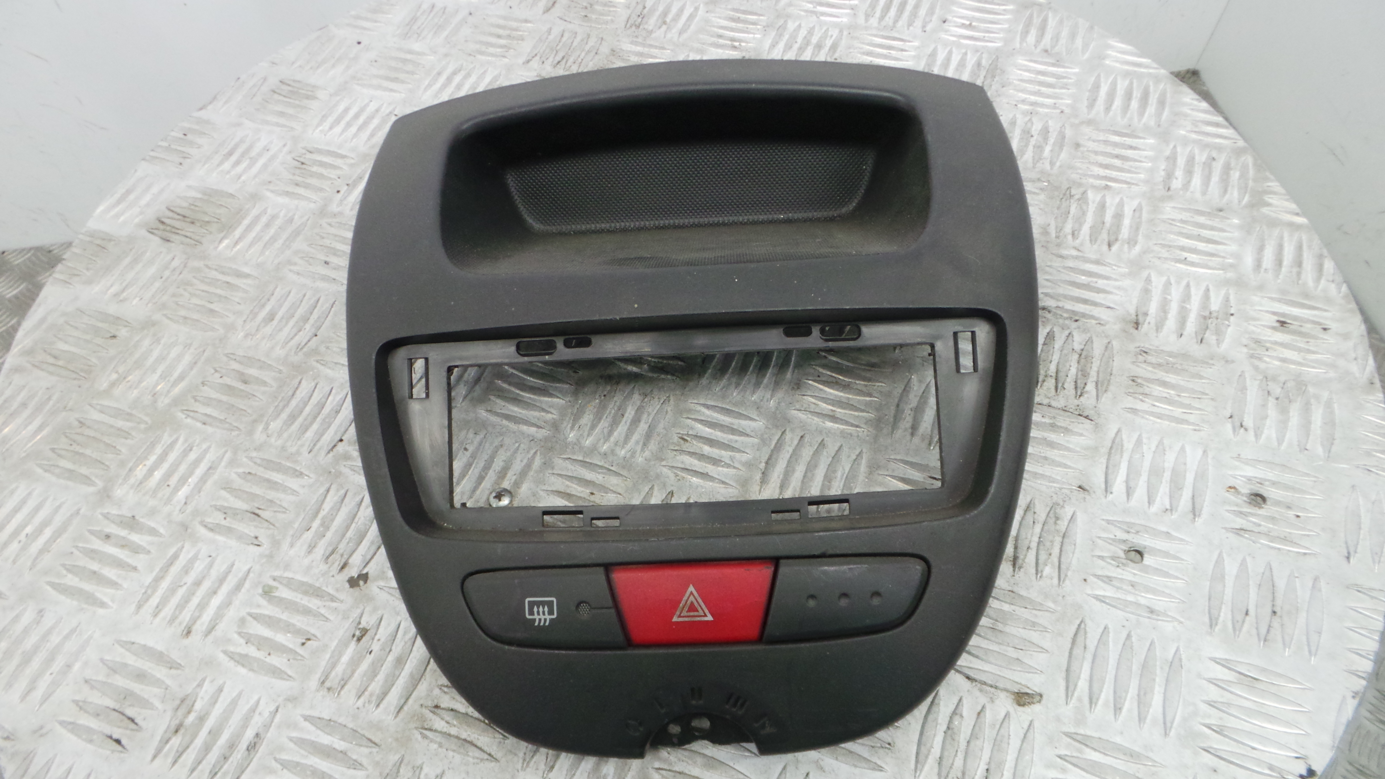 Consola central Tablier - CITROËN C1 (PM_, PN_)-36462166 Consola central Tablier - CITROËN C1 (PM_, PN_)-36462166