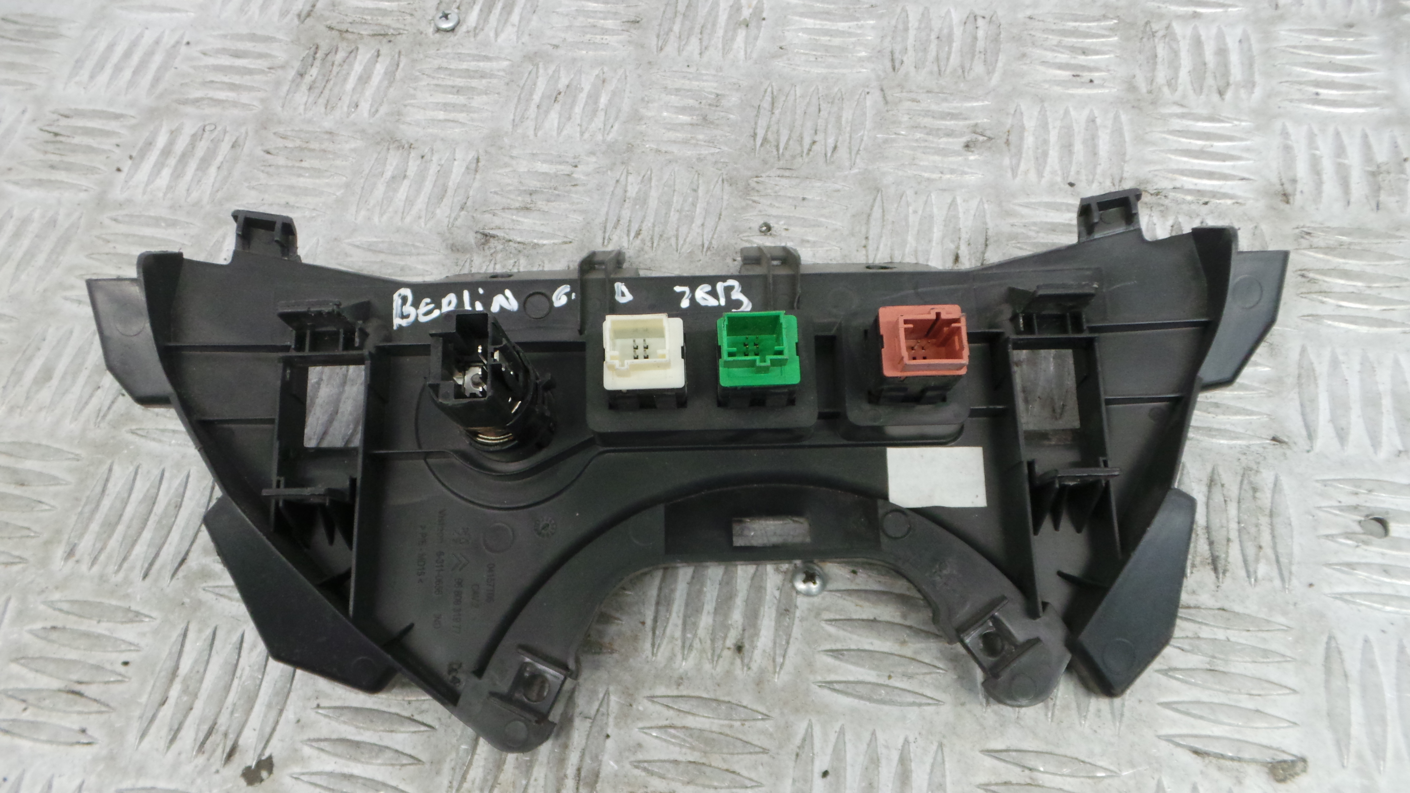 Botões da Consola 9680931977 - CITROËN BERLINGO / BERLINGO FIRST Veículo multiuso (MF_, GJK_, GF-36462185