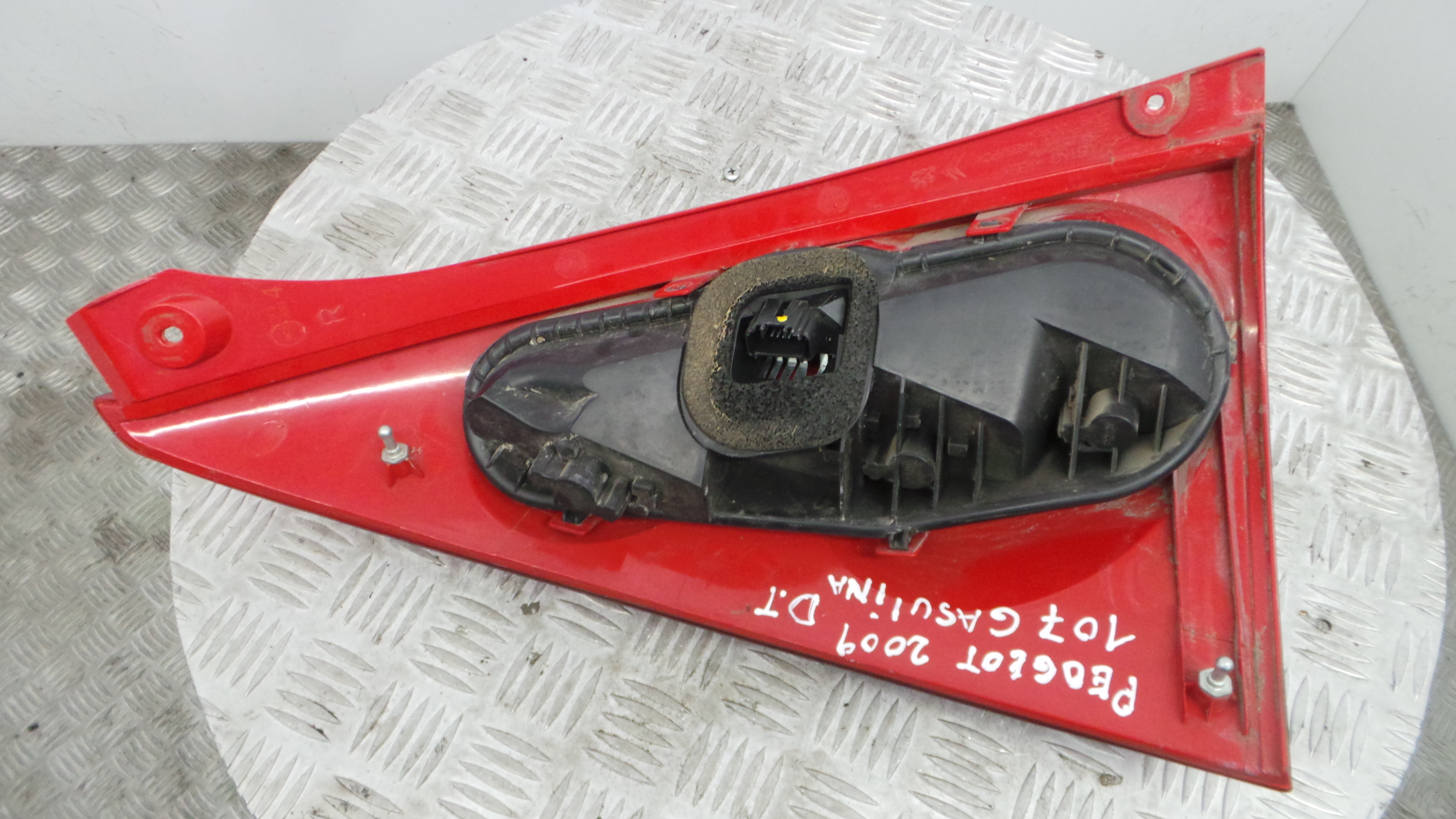 Farolim Stop Dto 81550-0H040 - PEUGEOT 107 (PM_, PN_)-36501296