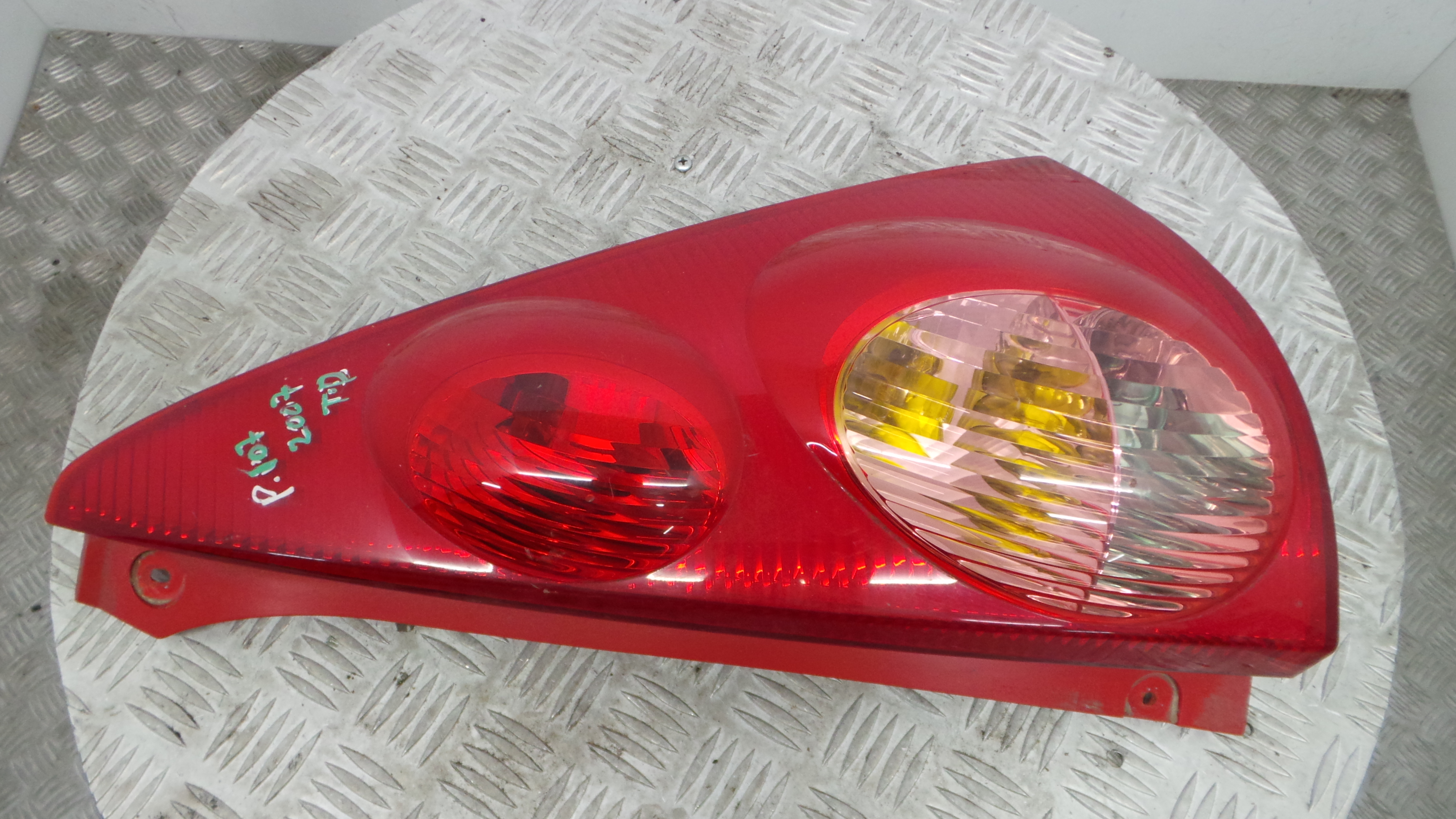 Farolim Stop Dto 81550-0H040 - PEUGEOT 107 (PM_, PN_)-36501299