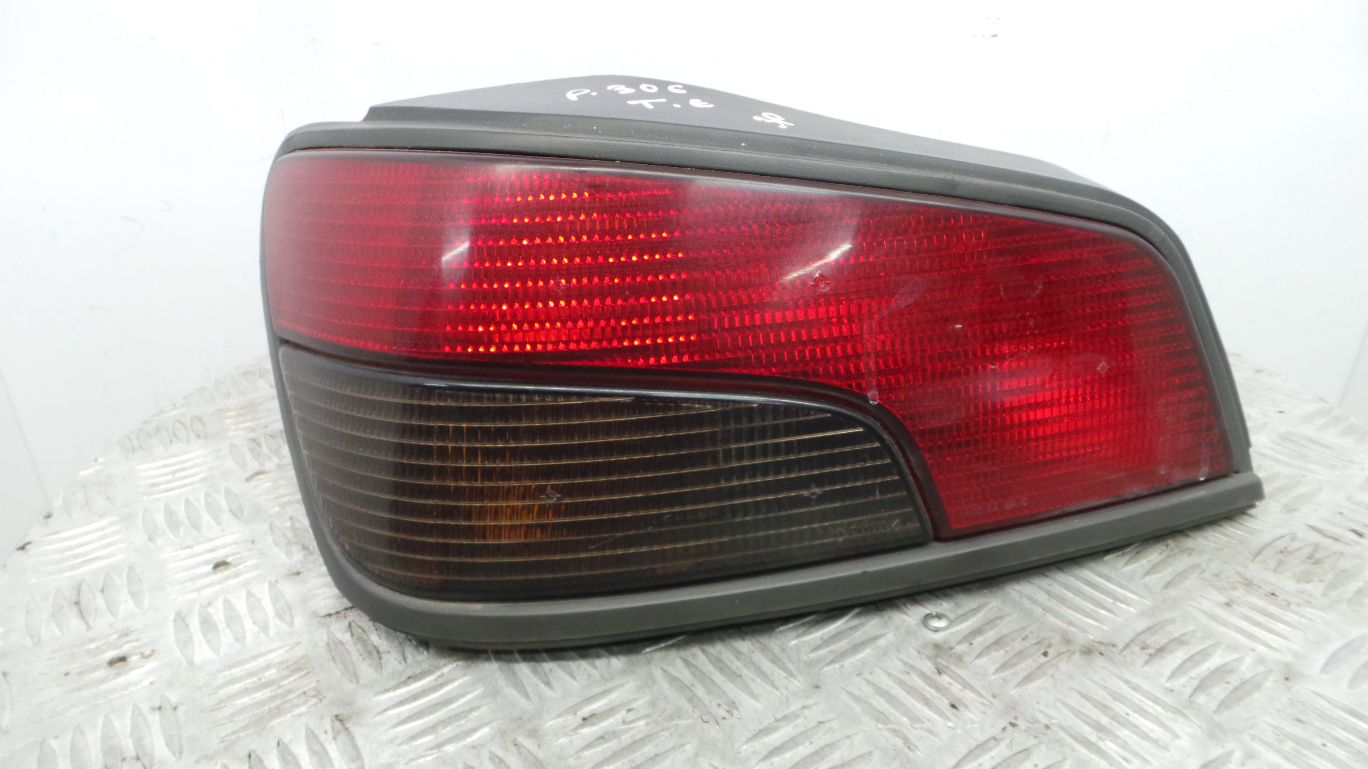 Farolim Stop Esq 635194 - PEUGEOT 306 (7B, N3, N5)-36501517