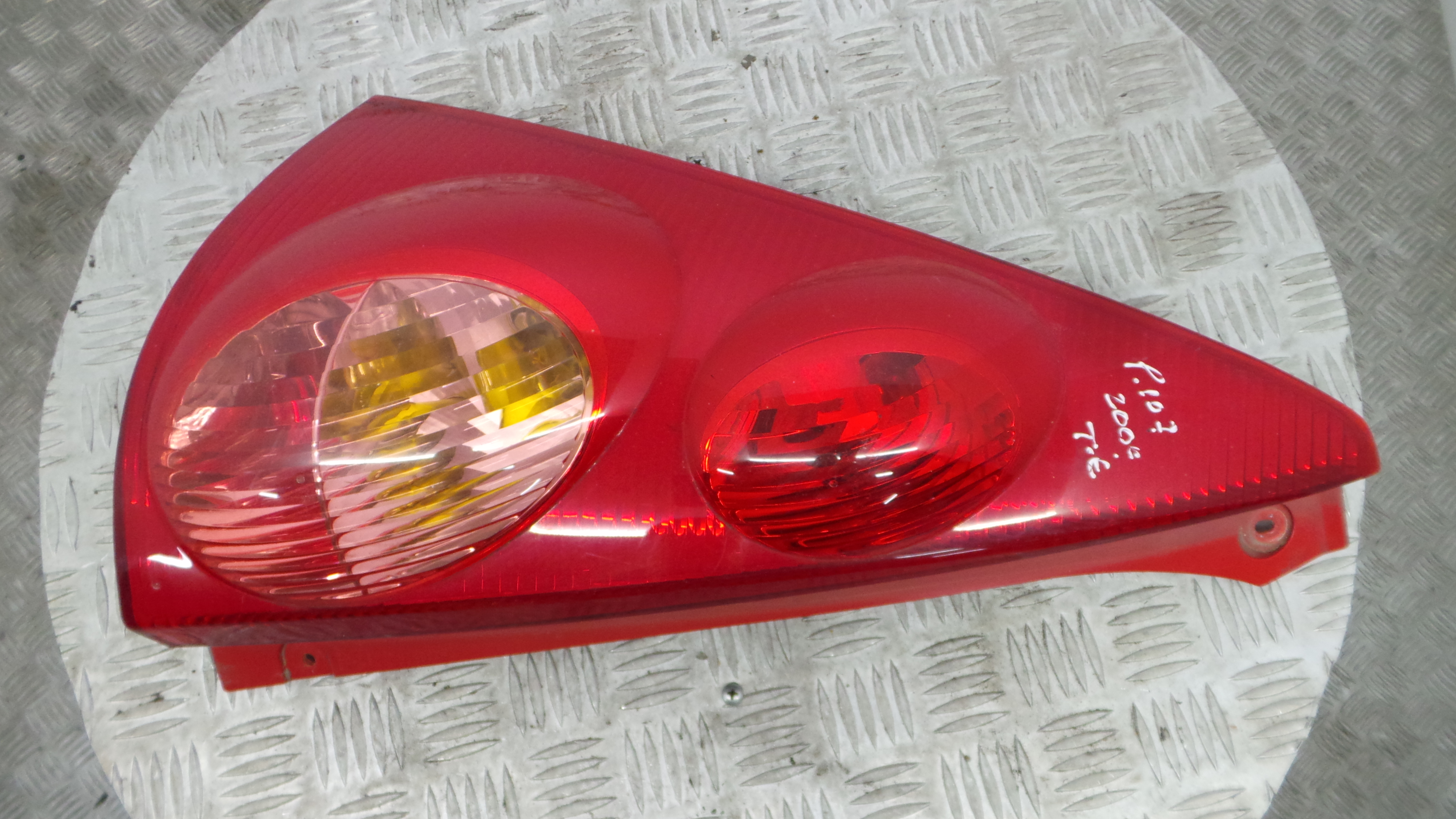 Farolim Stop Esq 81560-0H040 - PEUGEOT 107 (PM_, PN_)-36501573