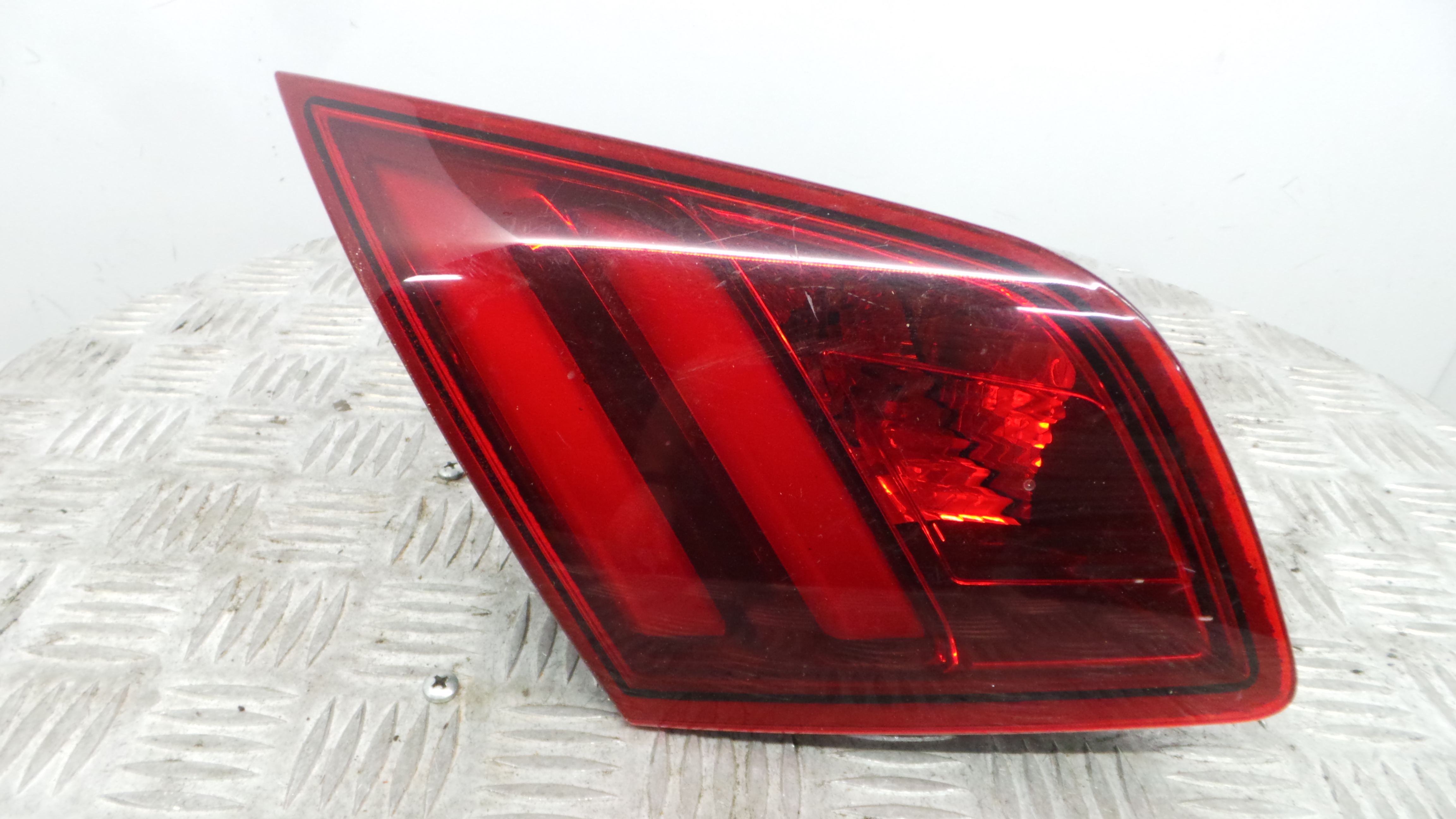 Farolim Mala Trás Esq  9677818380 - PEUGEOT 308 II (LB_, LP_, LW_, LH_, L3_)-36501586