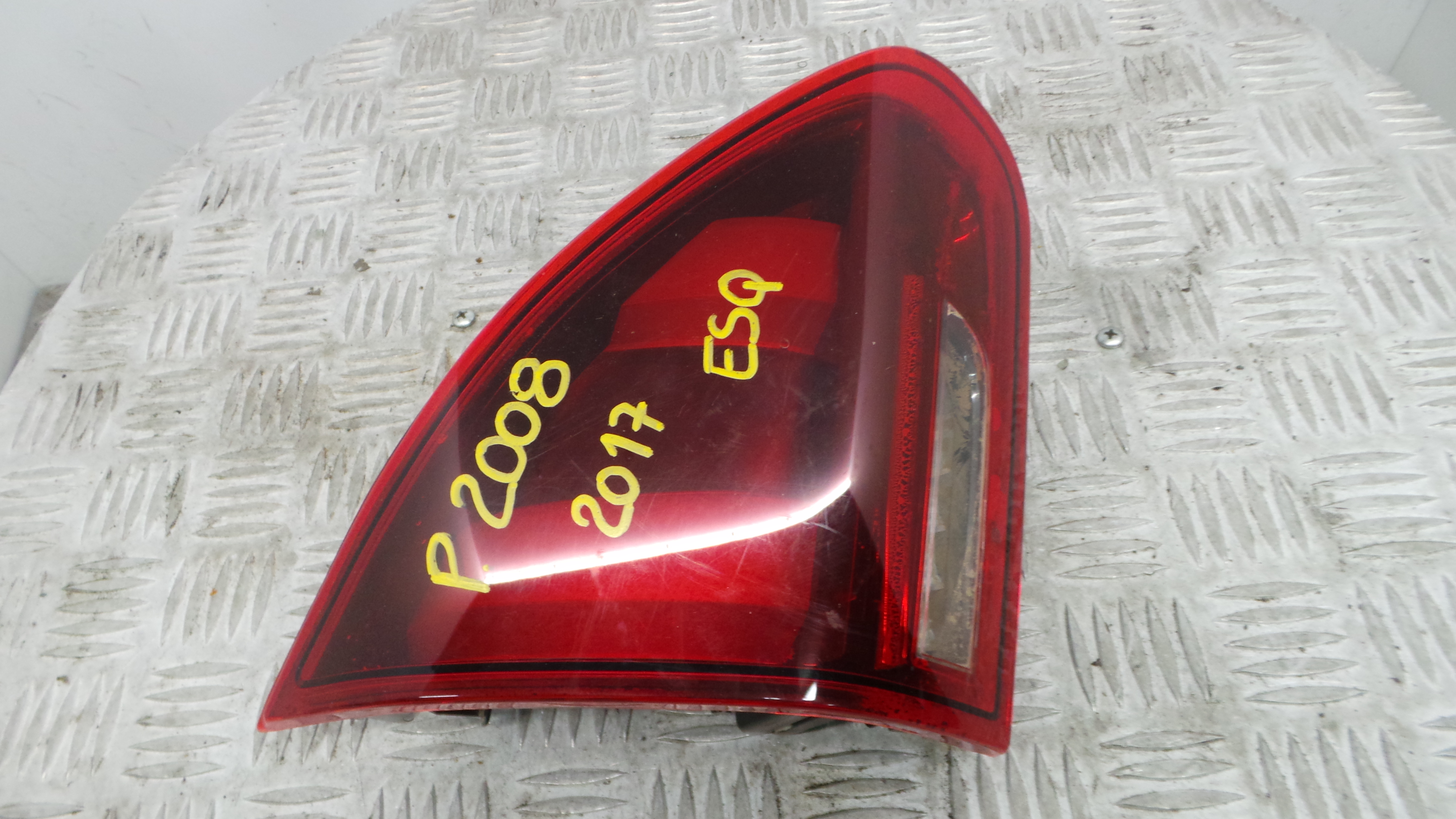 Farolim Mala Trás Esq  9814758480 - PEUGEOT 2008 I (CU_)-36501673