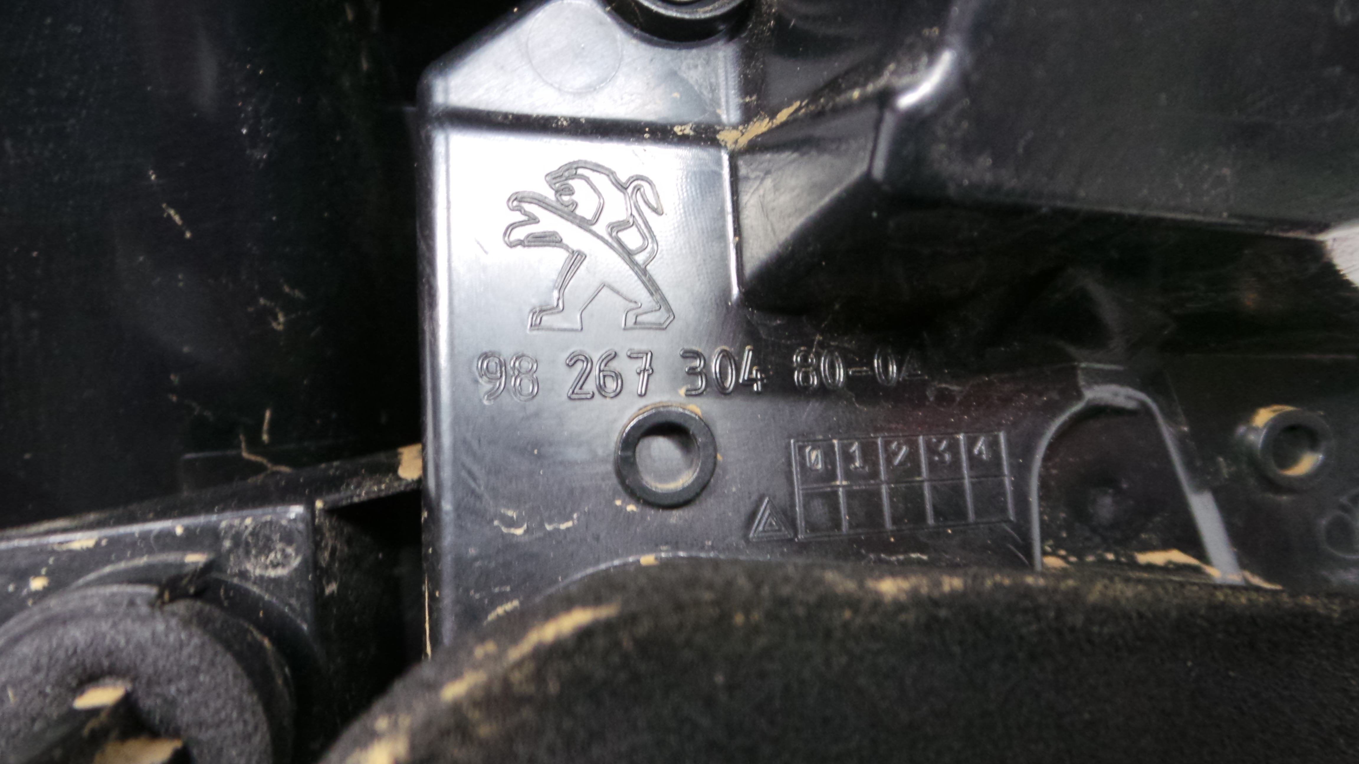 Farolim Stop Esq 9826730480 - PEUGEOT 2008 I (CU_)-36501709