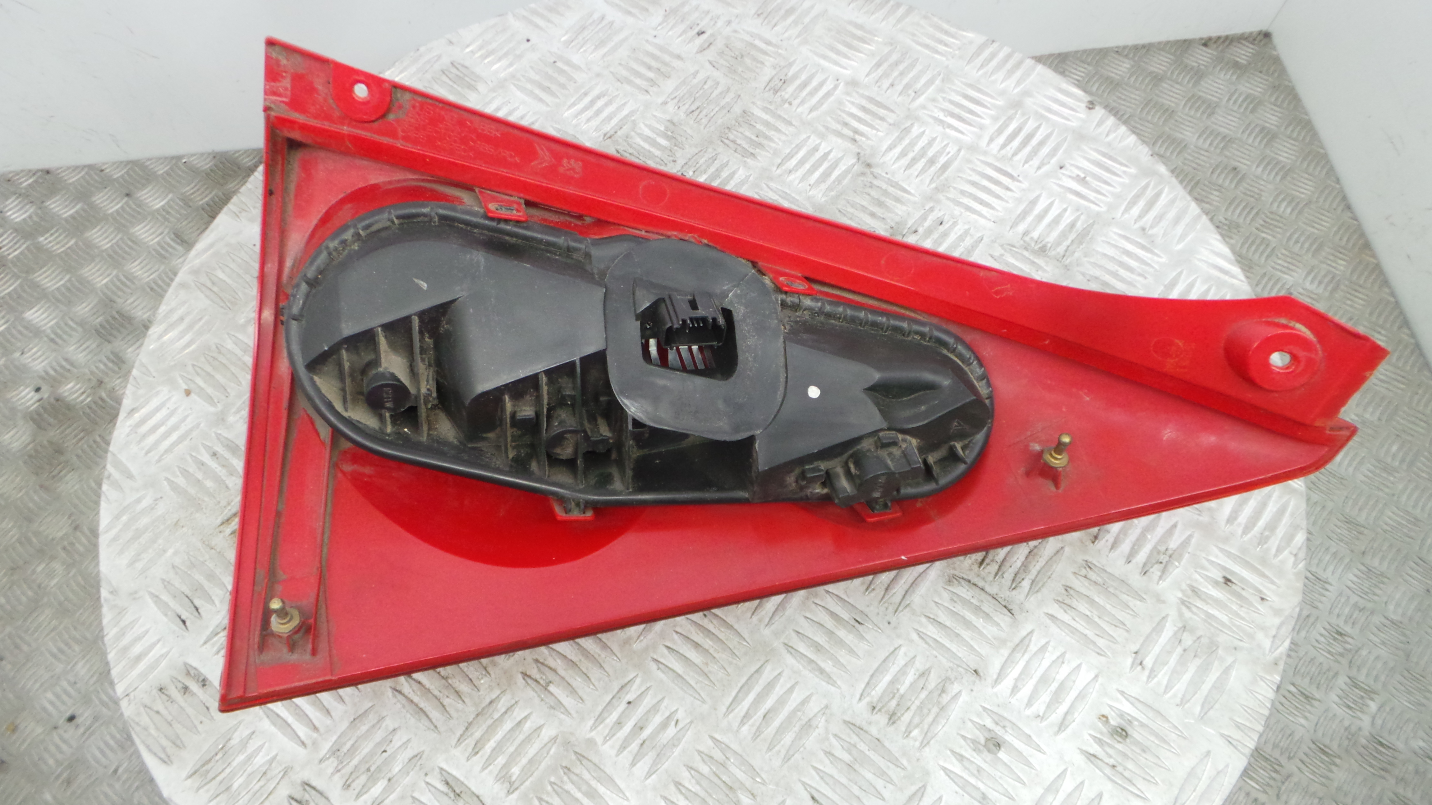 Farolim Stop Esq 81560-0H040 - PEUGEOT 107 (PM_, PN_)-36501781