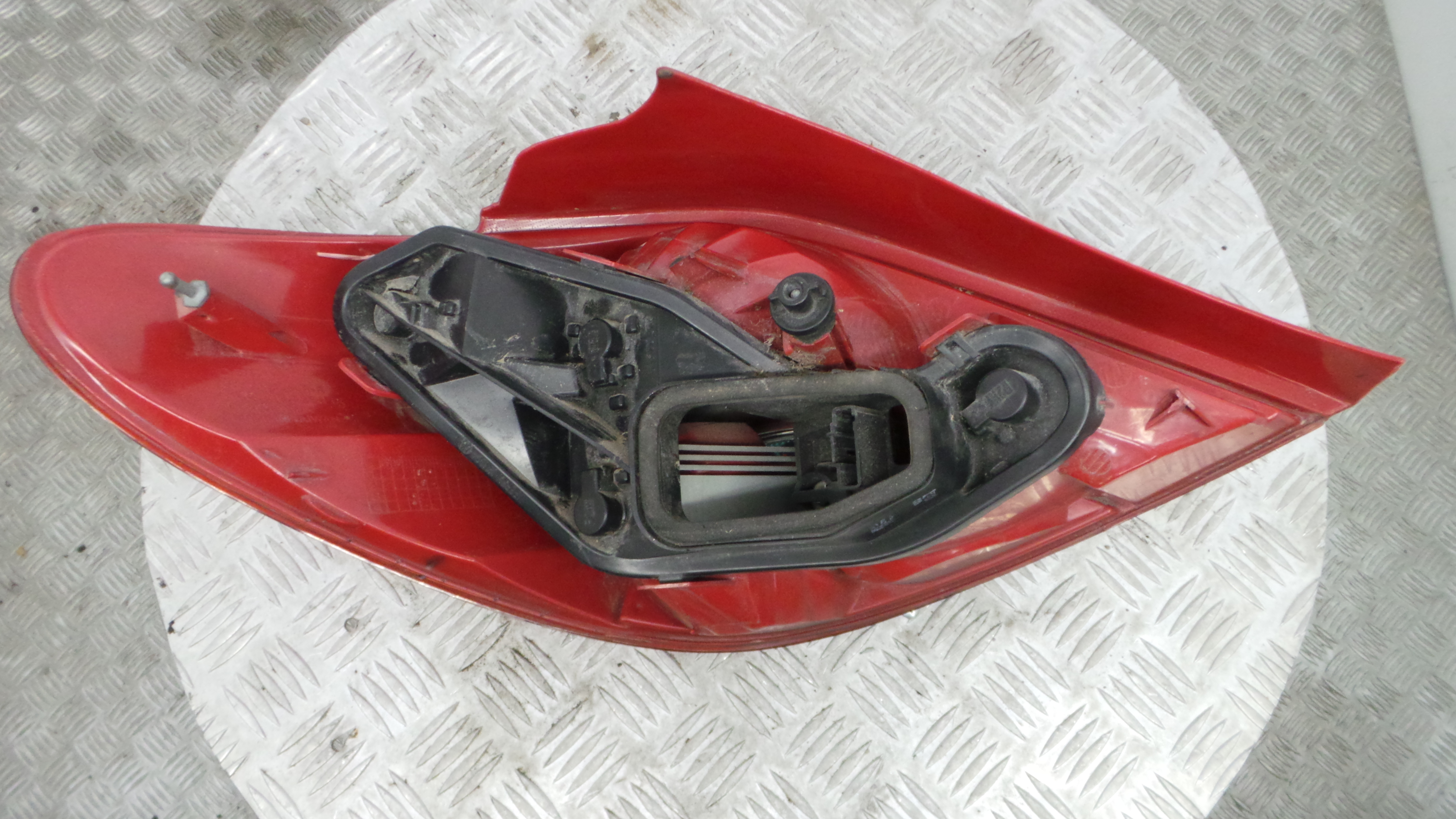 Farolim Stop Dto 08-550-1944R-R - PEUGEOT 207 (WA_, WC_), 207/207+ (WA_, WC_)-36501834