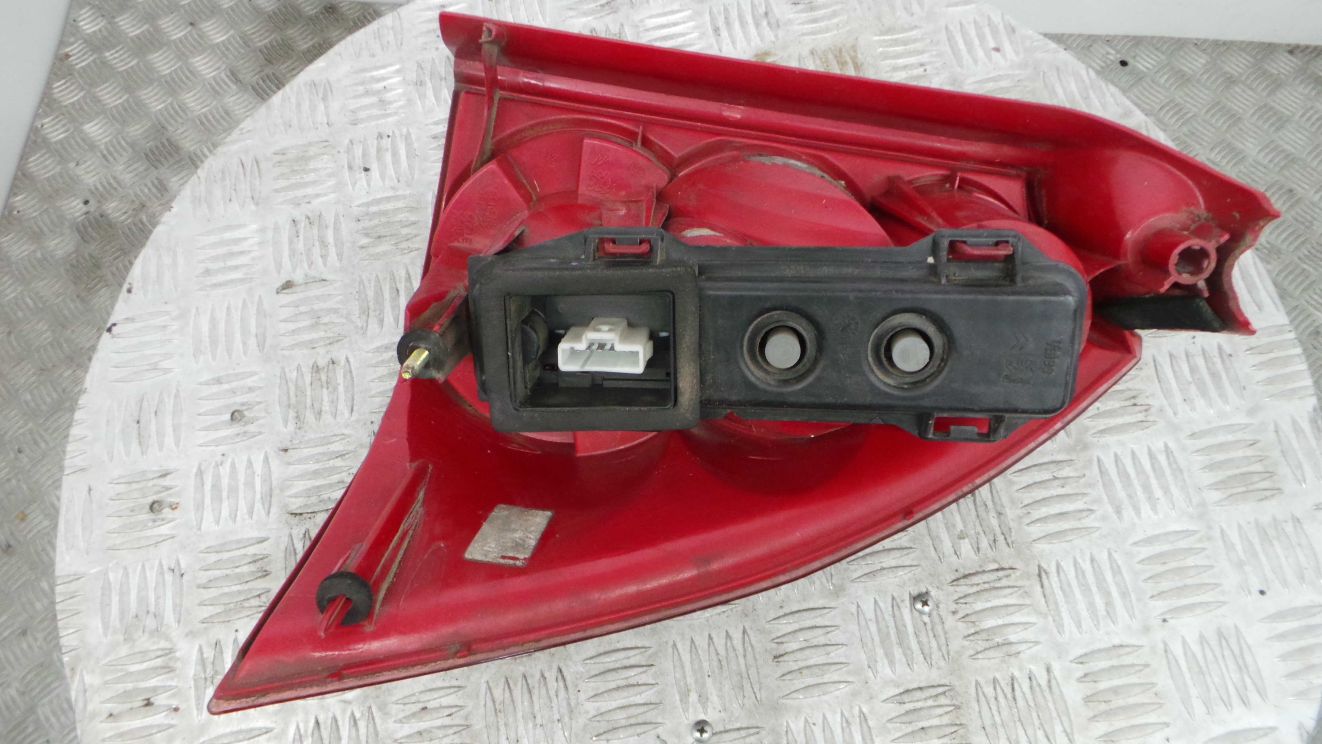 Farolim Stop Esq 6350Q6 - PEUGEOT 307 SW (3H)-36505174