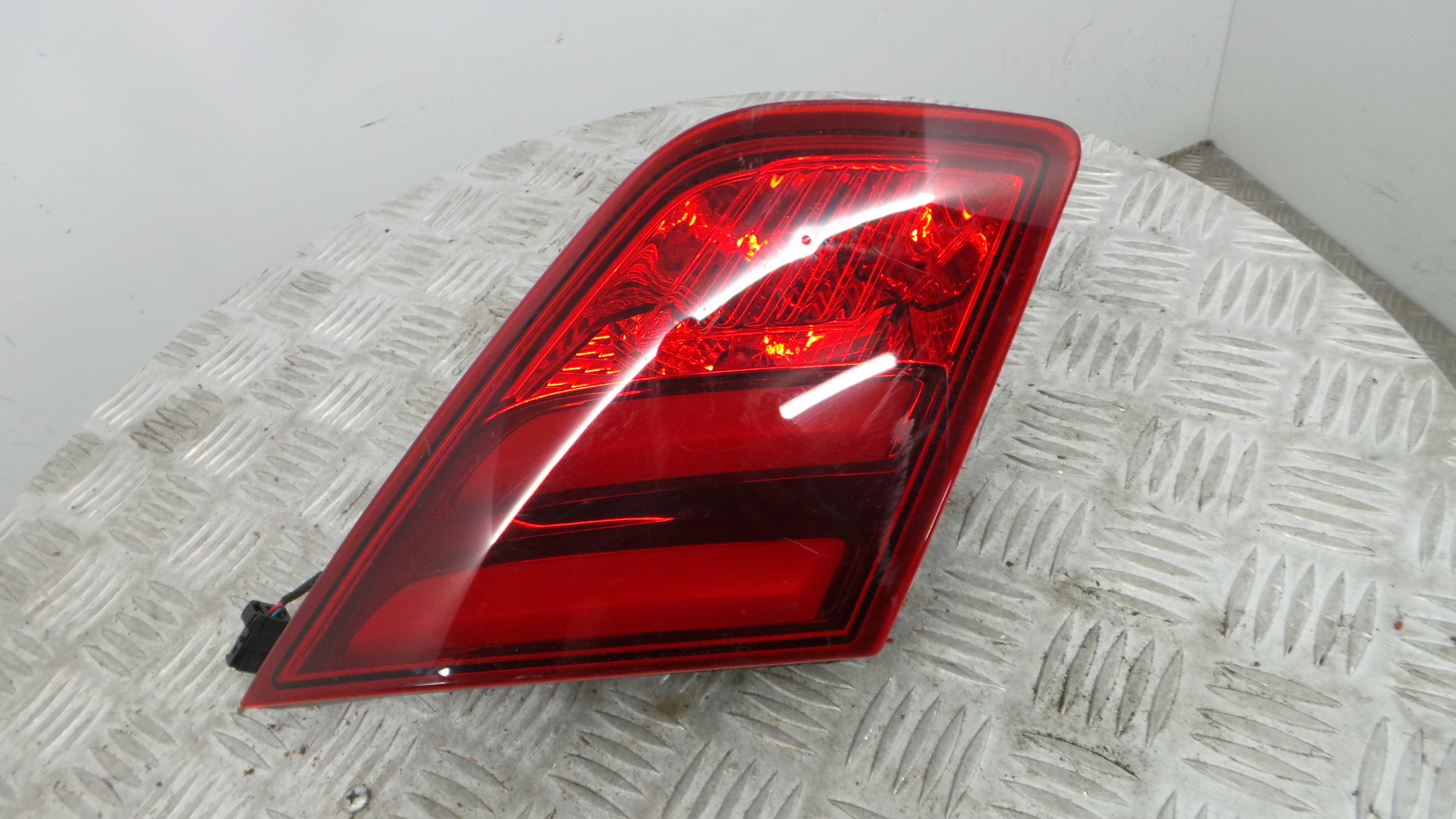 Farolim Mala Trás Esq  9677818380 - PEUGEOT 308 II (LB_, LP_, LW_, LH_, L3_)-36505404